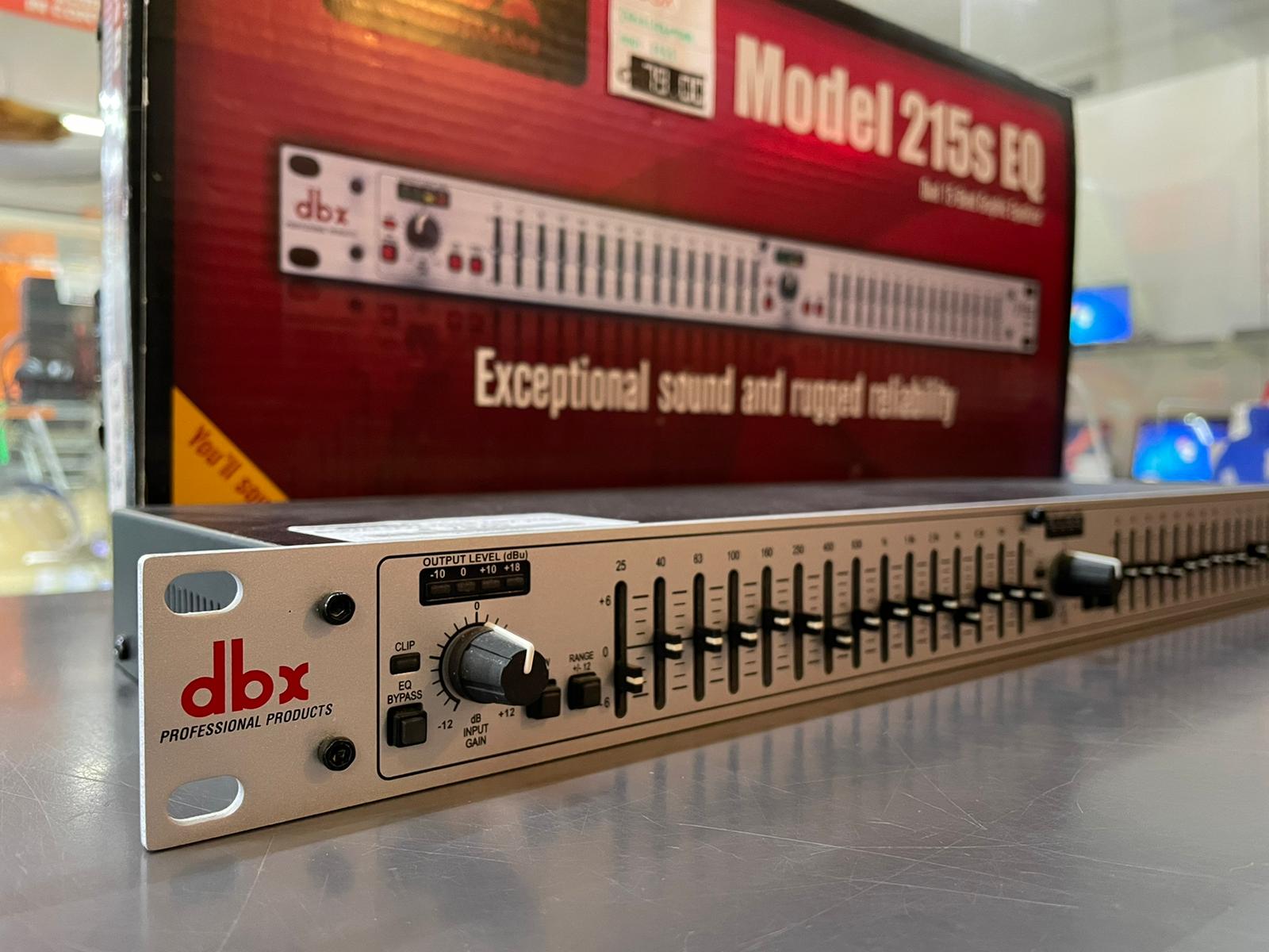 DBX 215S Equalizzatore Grafico