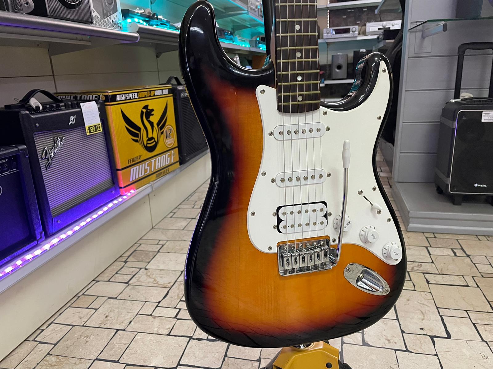 FENDER Squier Bullet Stratocaster HSS - immagine 5