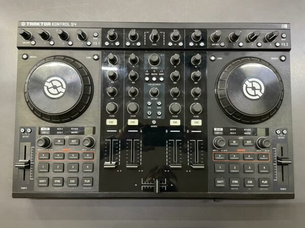 TRAKTOR Kontrol S4 Mk1 Dj Console - SPACE CASH VARESE
