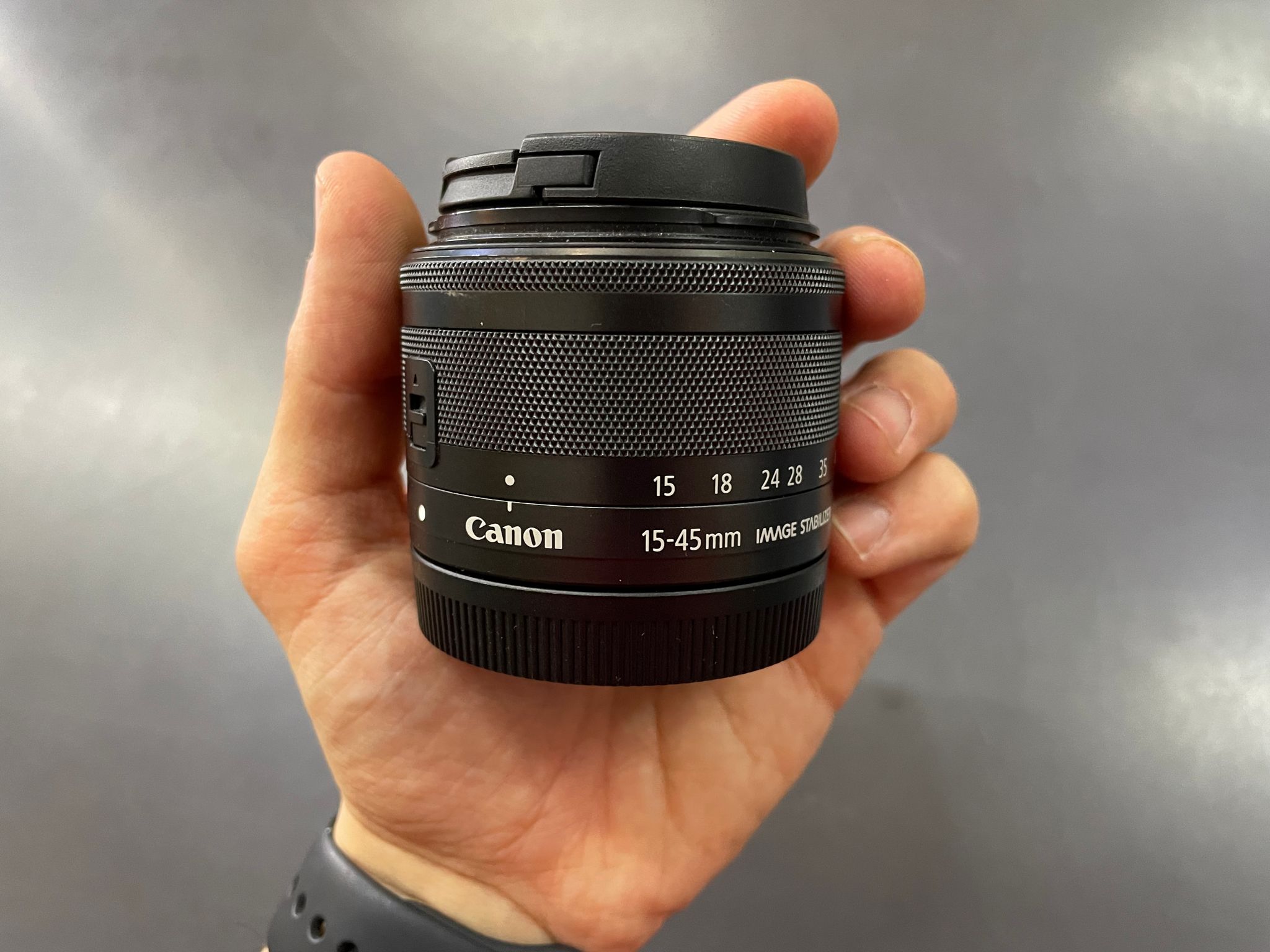 CANON EF-M 15-45mm f/3.5-6.3 IS STM
