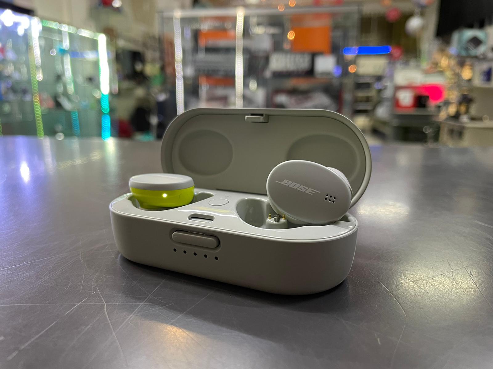 Bose Sport Earbuds White - immagine 2