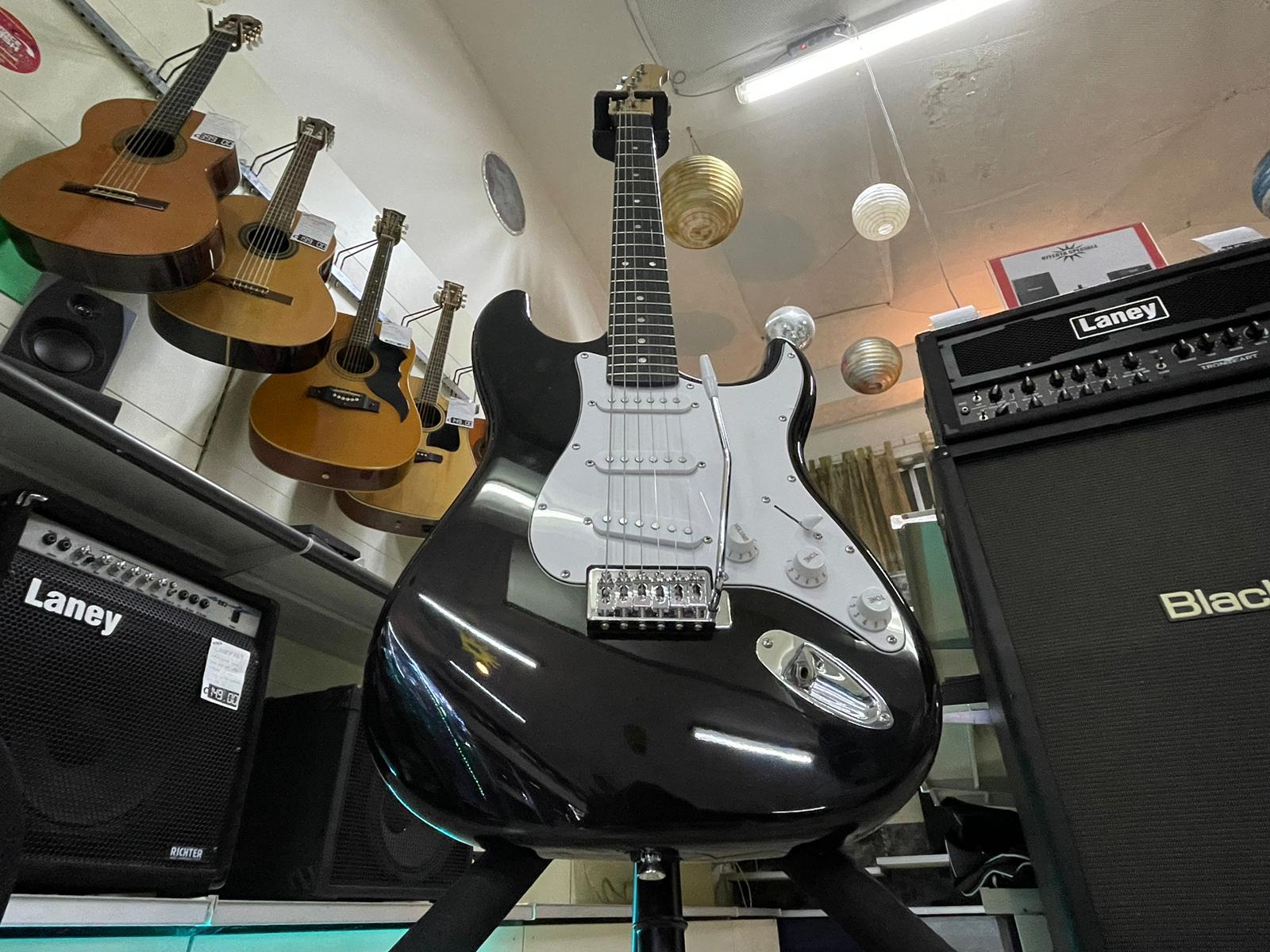 EKO S-300 Stratocaster Black - immagine 4