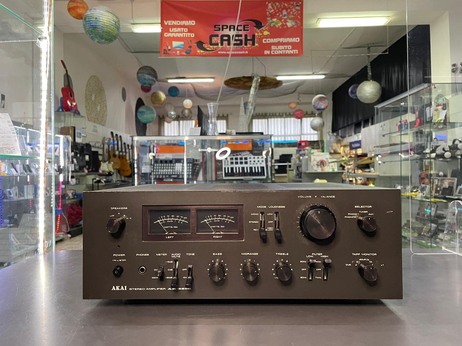Akai AM-2800 Amplificatore (1976-79)