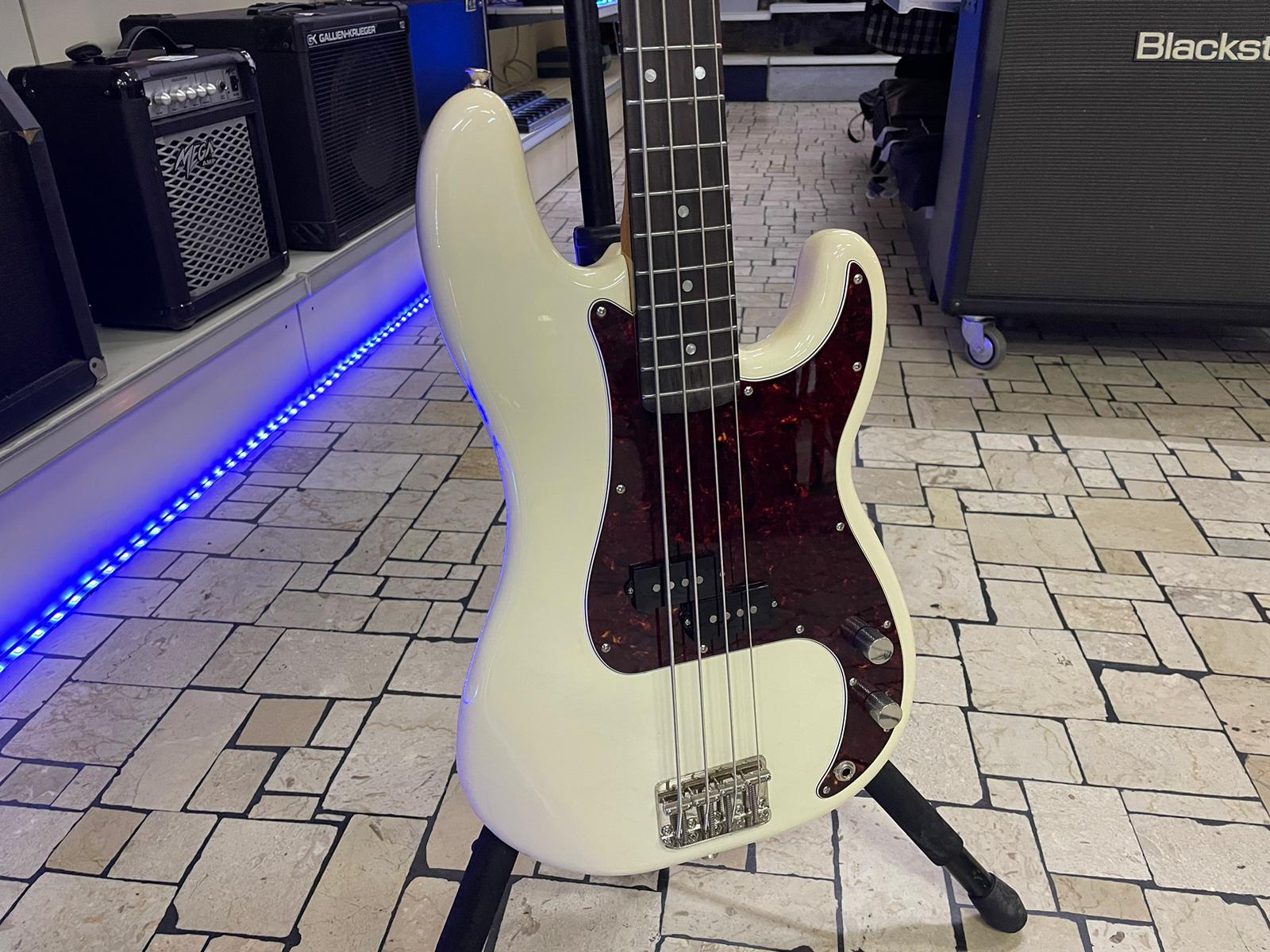 Fender Squier Precision Bass CV60 Garanzia 19/07/22 - immagine 6