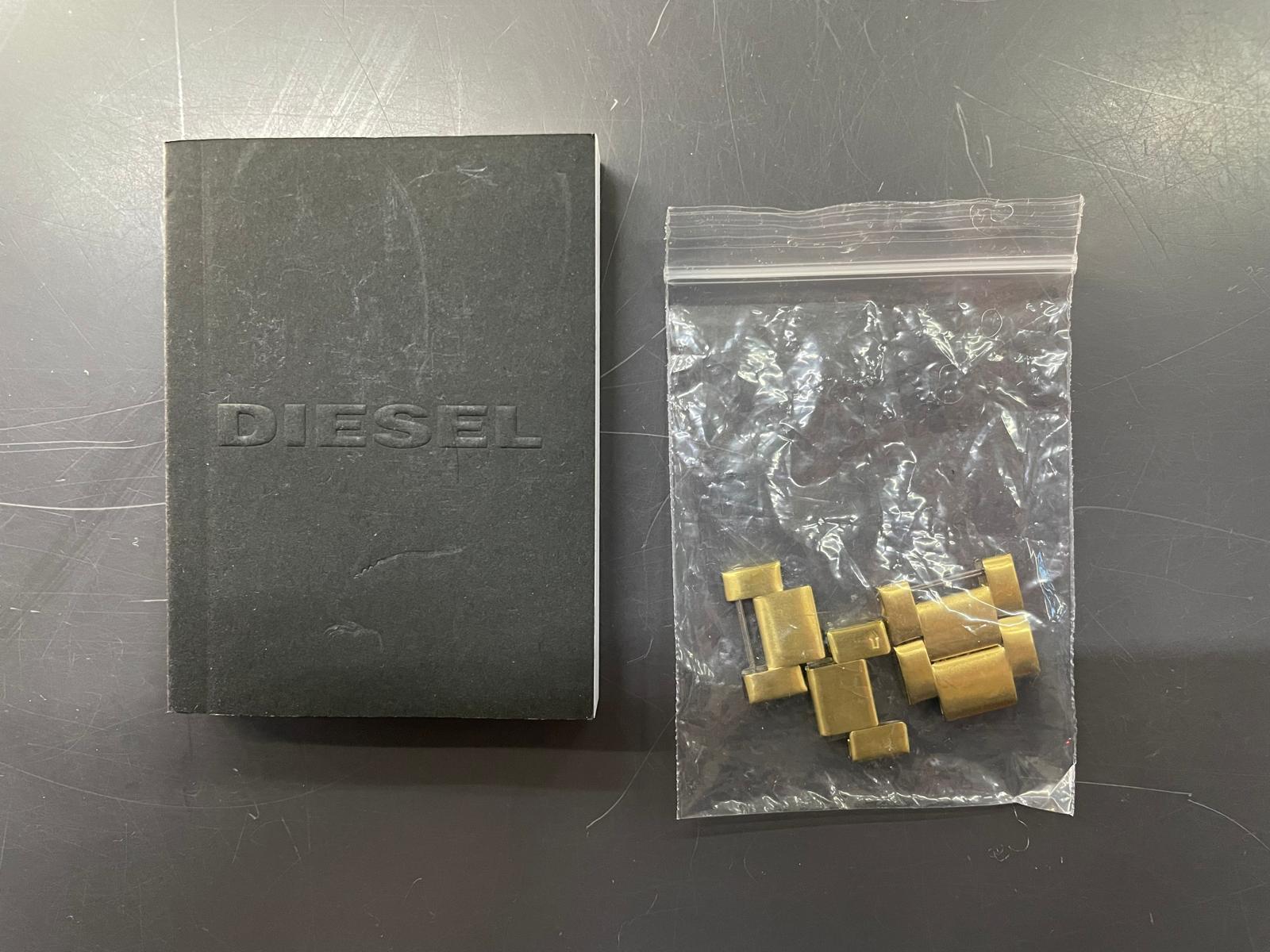 Diesel Griffed DZ4573 Gold - immagine 3