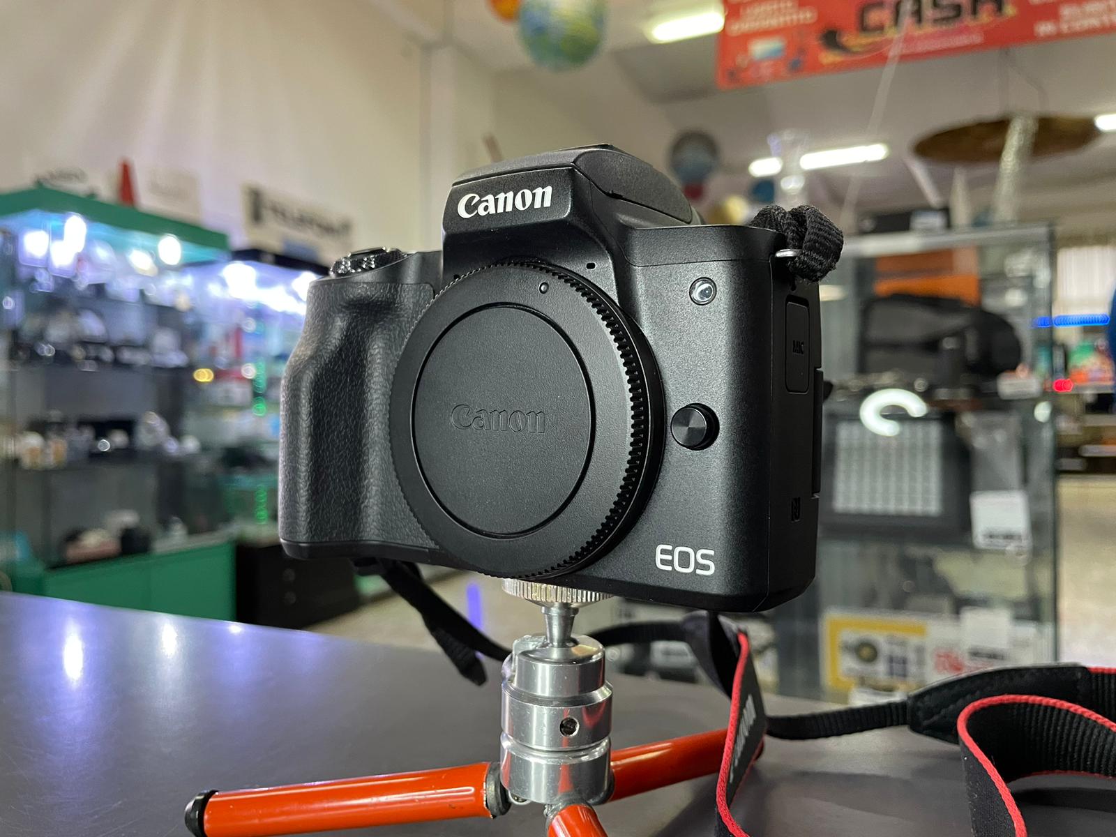 Canon EOS M50 + Canon 15/45