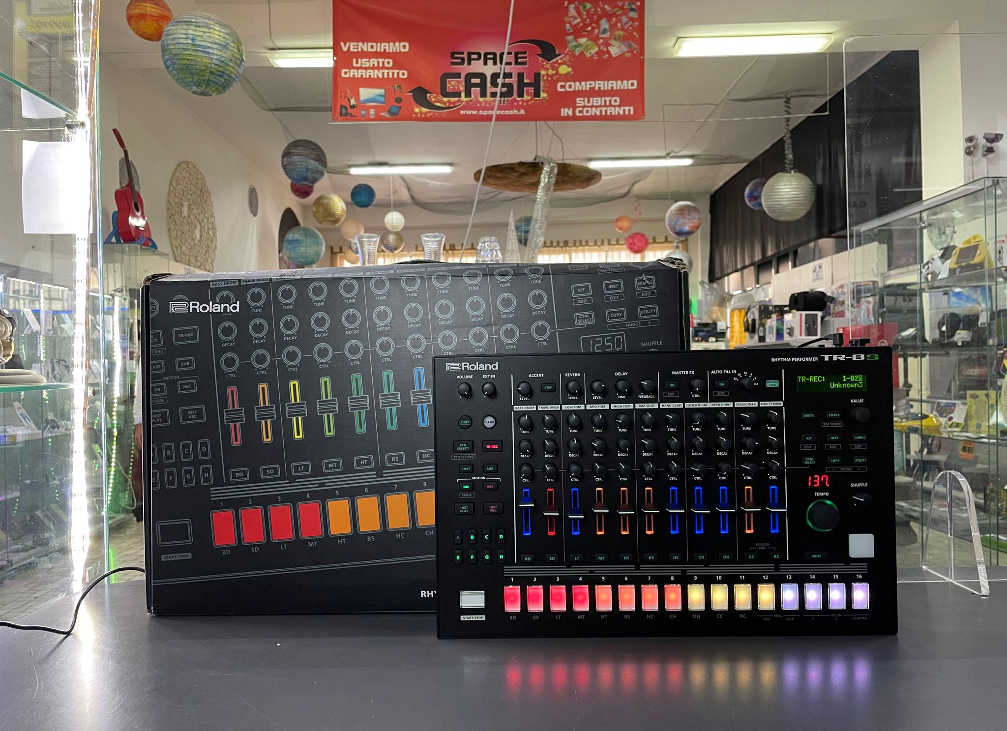 ROLAND TR-8S Rhythm Performer - immagine 2