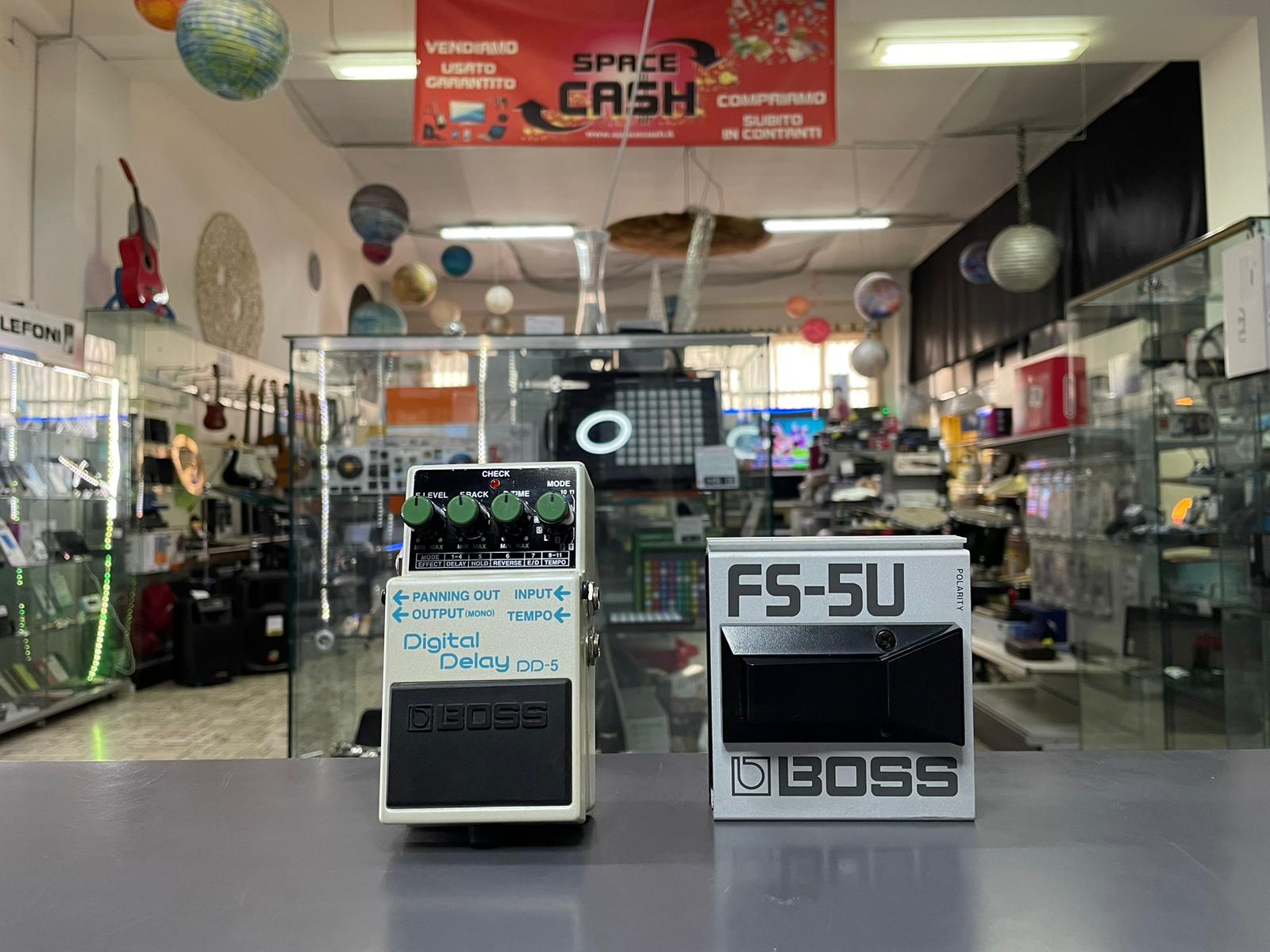 BOSS DD-5 Digital Delay + Tap Tempo FS-5U