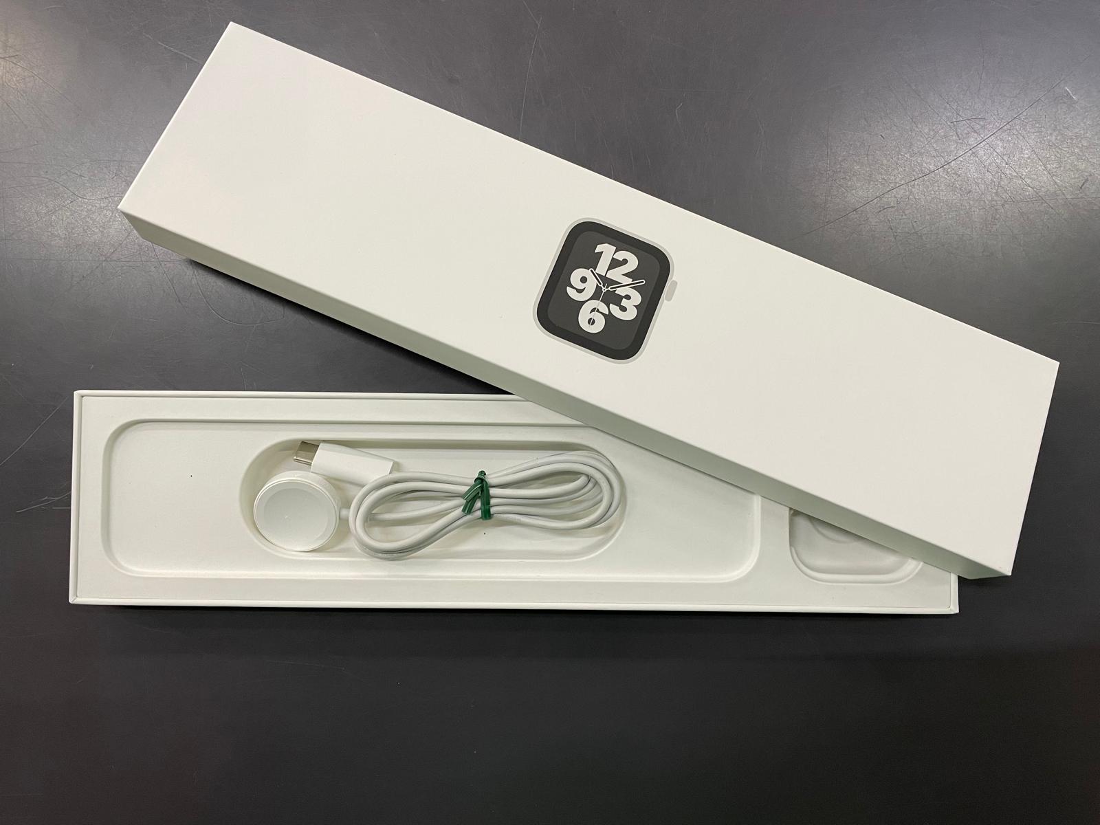 Apple Watch SE 44mm Garanzia 03/10/22 - immagine 3