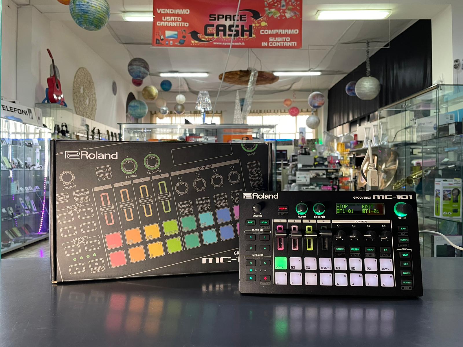 Roland MC-101 GrooveBox - immagine 2