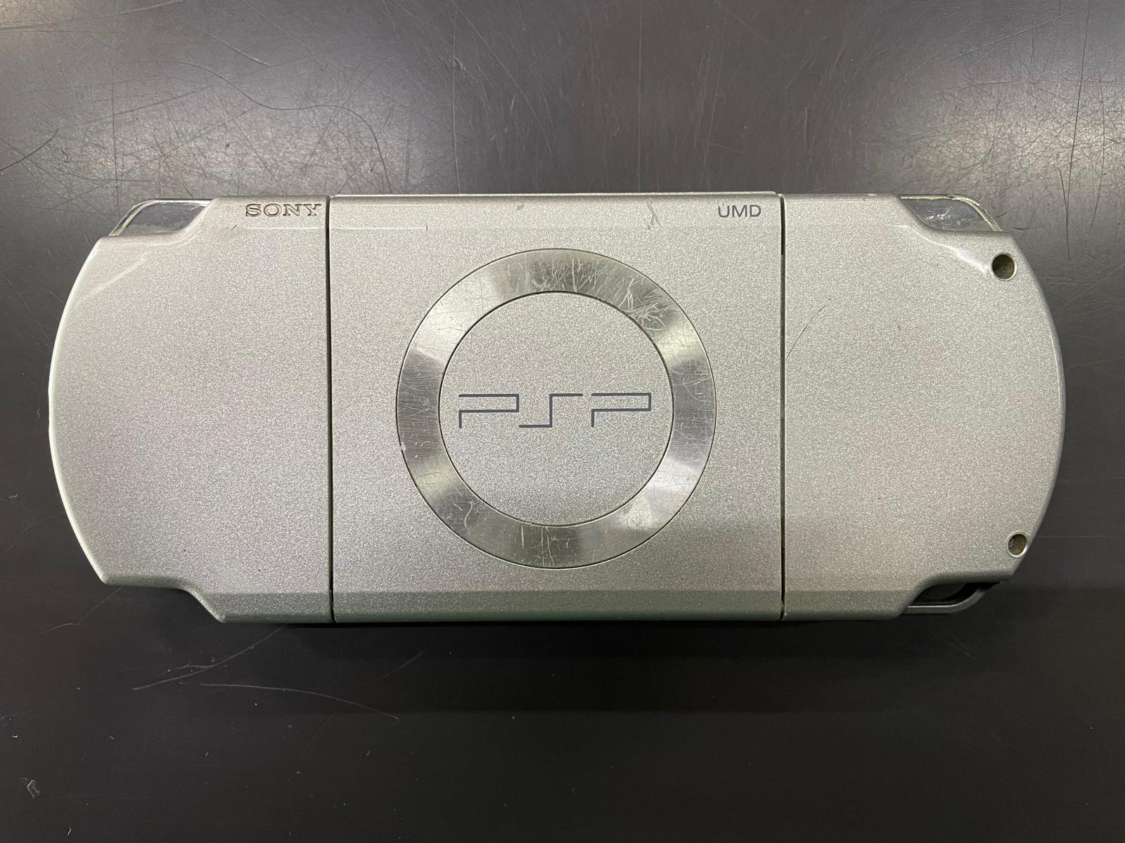 Sony PSP Modificata + Giochi e Custodia - immagine 2