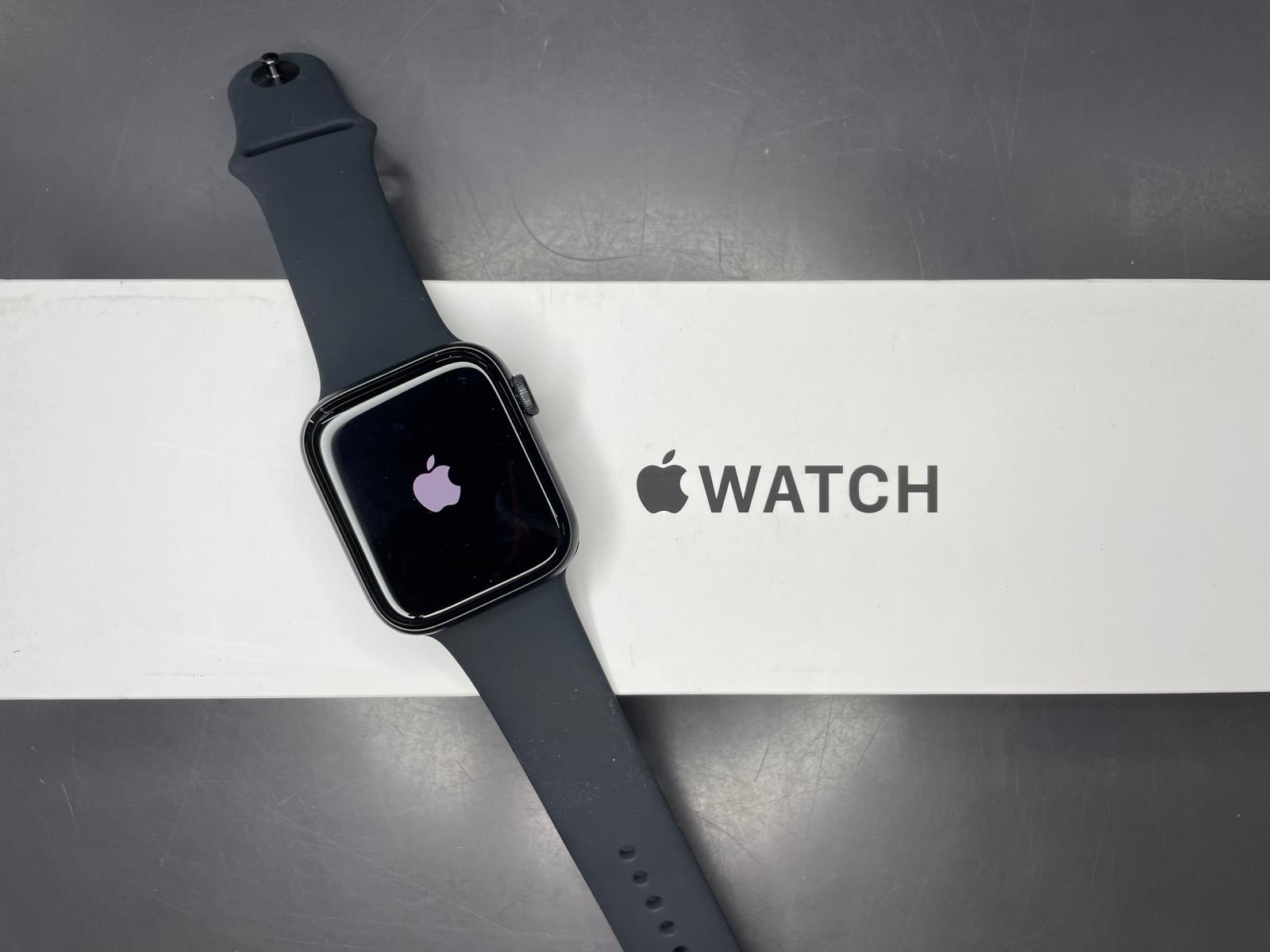 Apple Watch SE 44mm Smartwatch Orologio