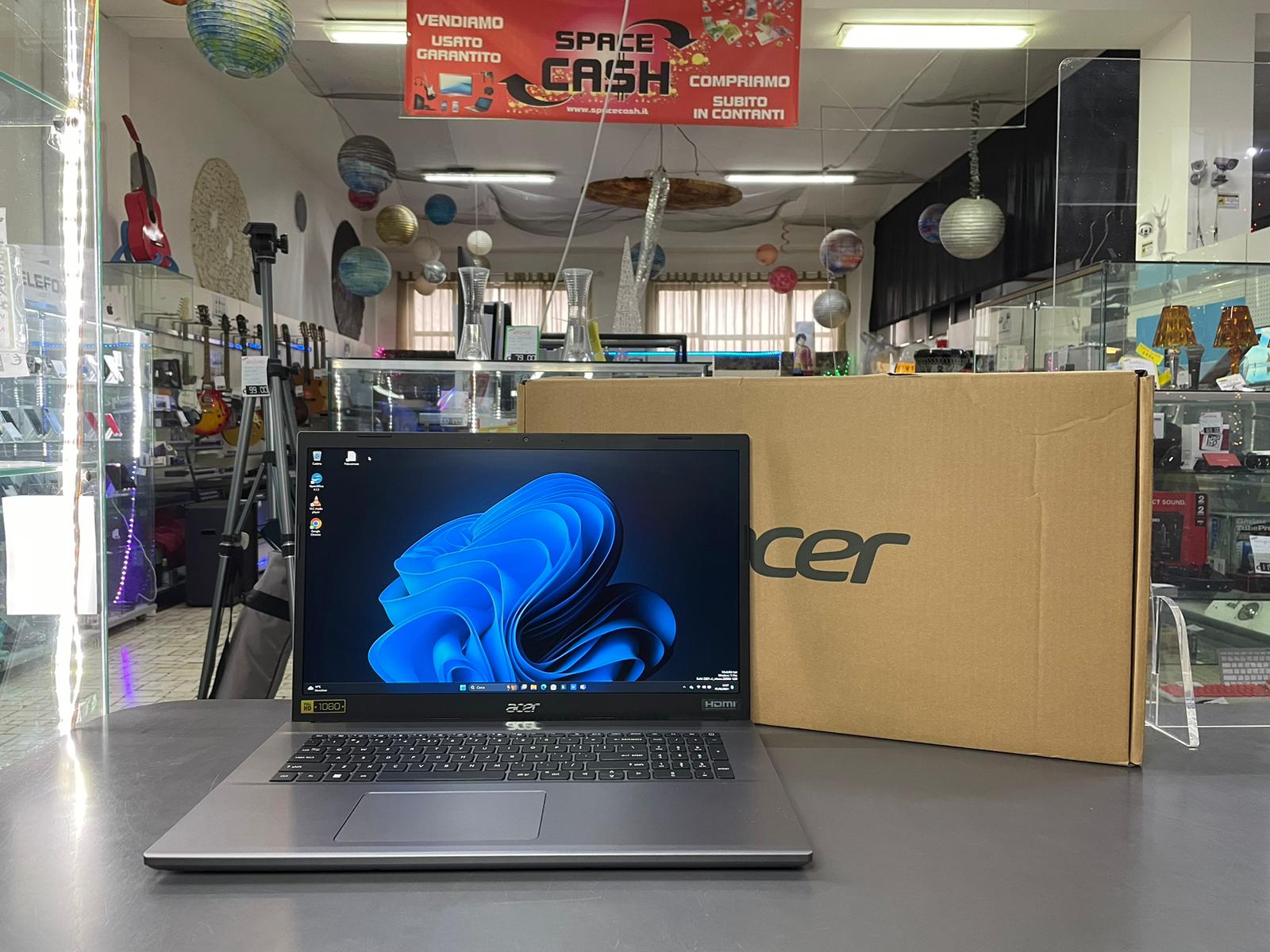 Acer Aspire 5 17" core i3 12th 4Gb 128Gb