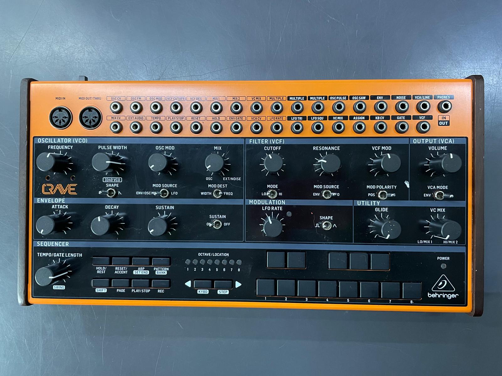 Behringer Crave Sintetizzatore Analogico