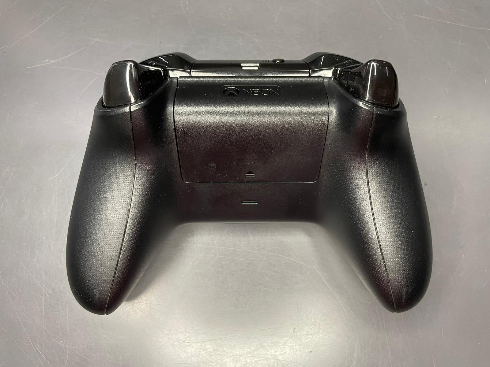 Microsoft XBOX One X 1Tb - immagine 3