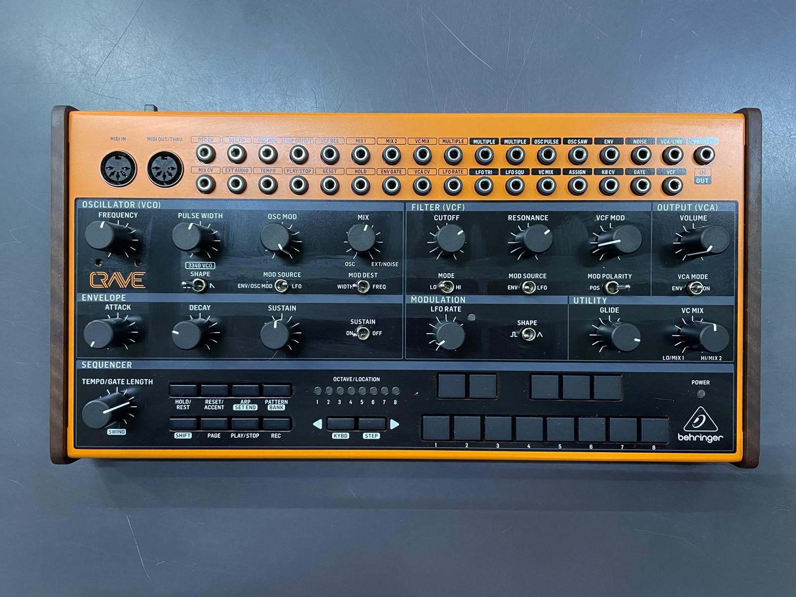Behringer Crave Sintetizzatore Analogico