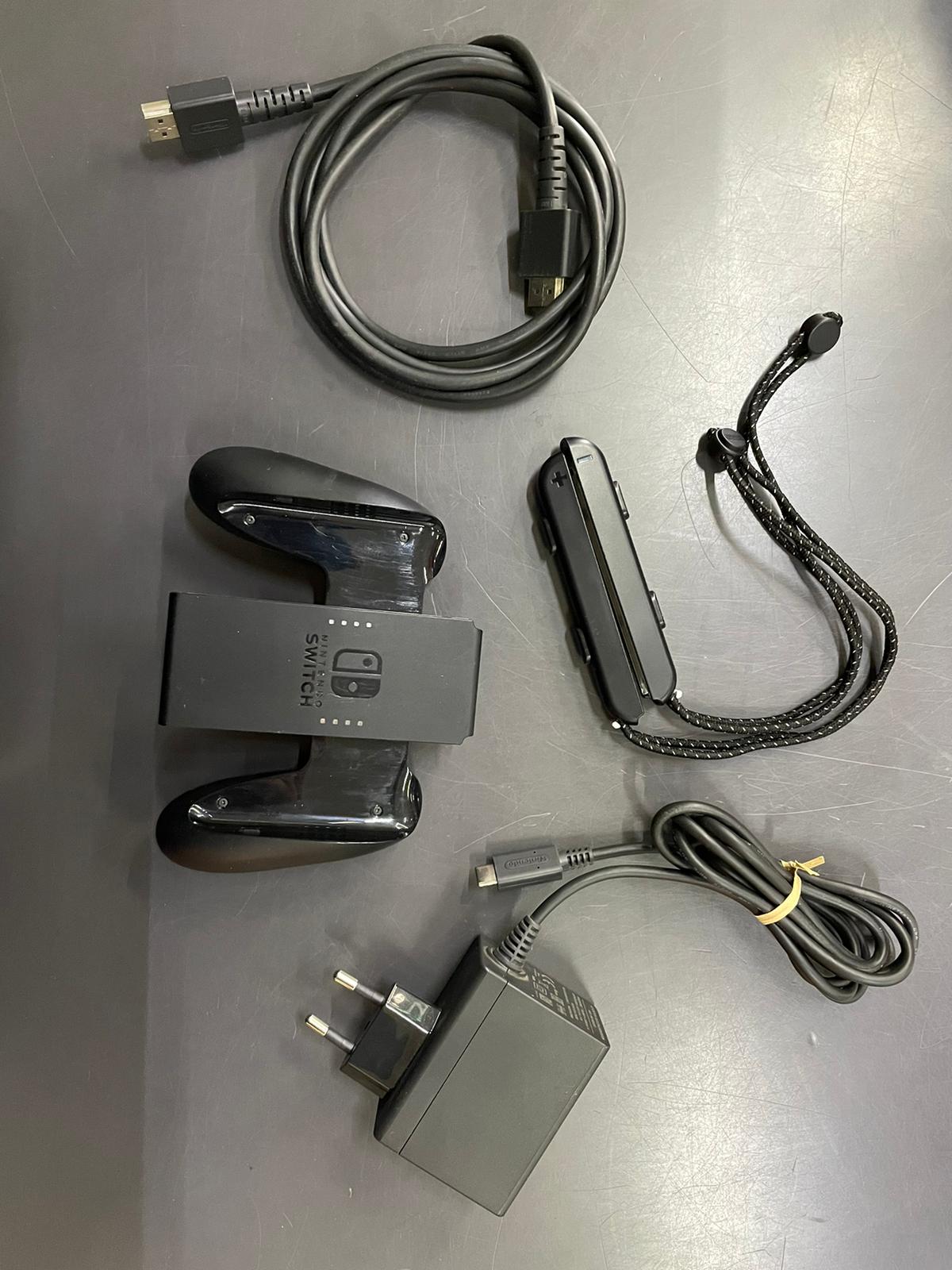 Nintendo Switch Oled - immagine 2