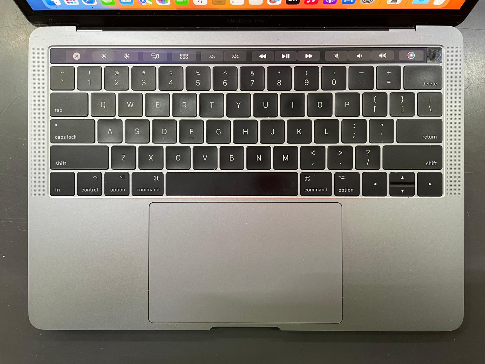 Macbook Pro 13" 2017 T.Bar Core i5 8Gb 256Gb - immagine 3