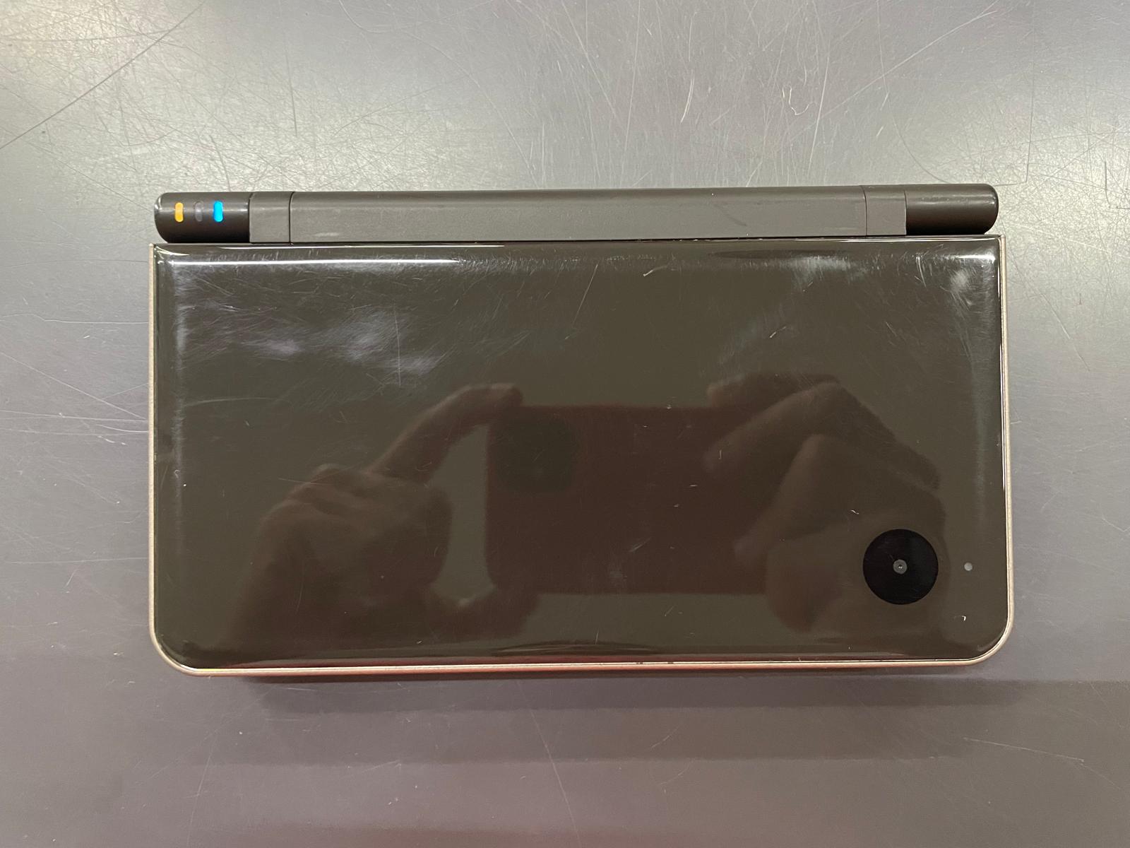 Nintendo DSi XL - immagine 4