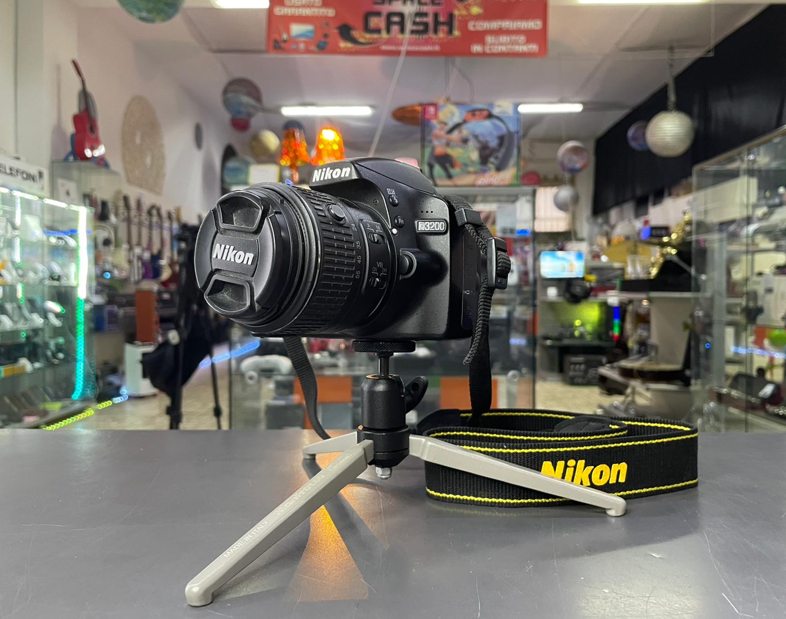 Nikon D3200 + 18/55 VR