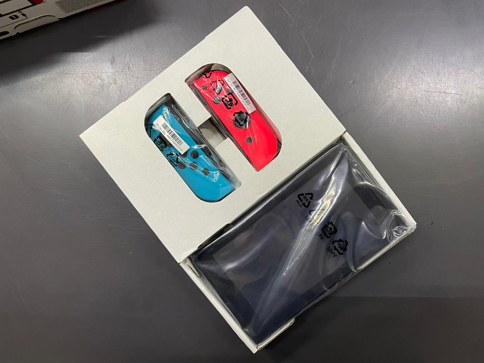 NUOVA Nintendo Switch Neon - immagine 5