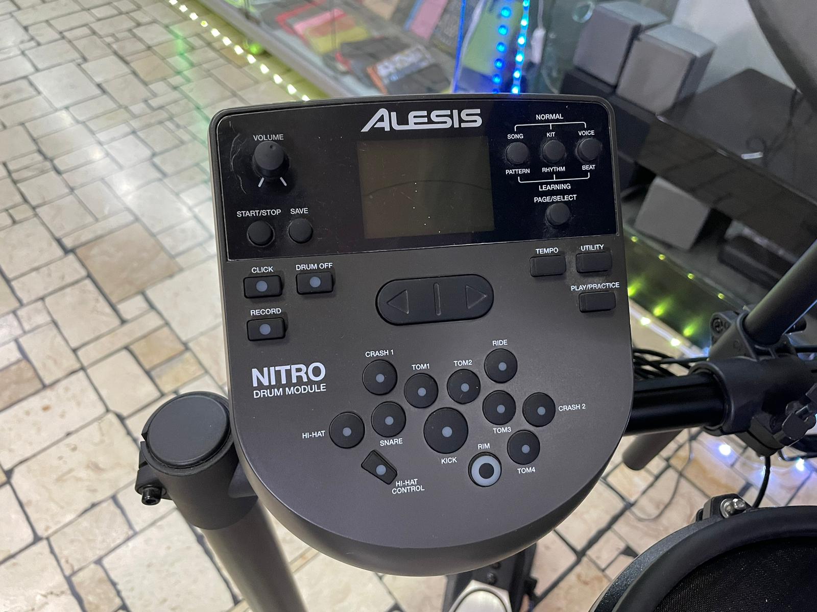 ALESIS Nitro Mesh Kit Batteria - immagine 4