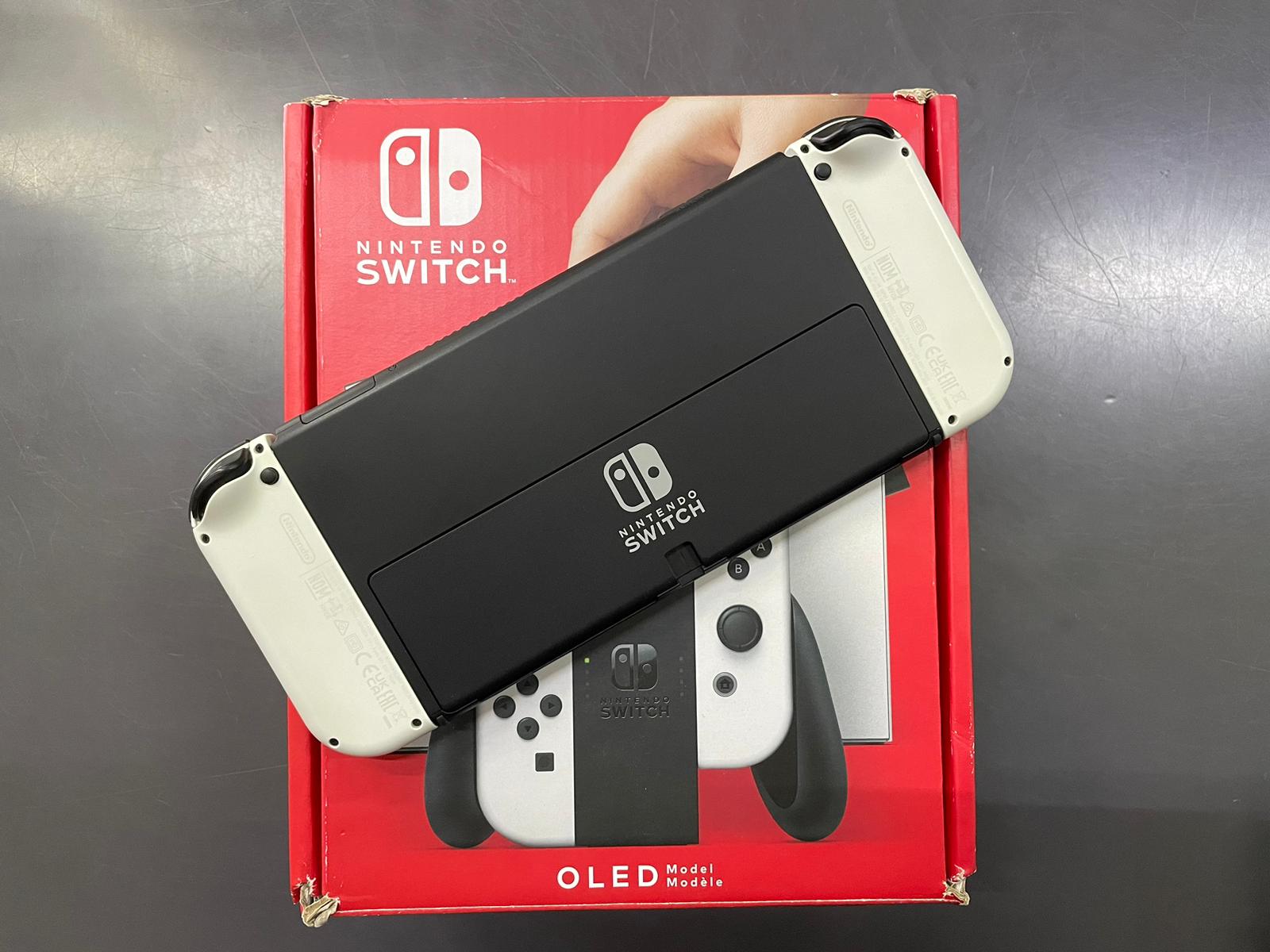 Nintendo Switch Oled 01/06/23 - immagine 2