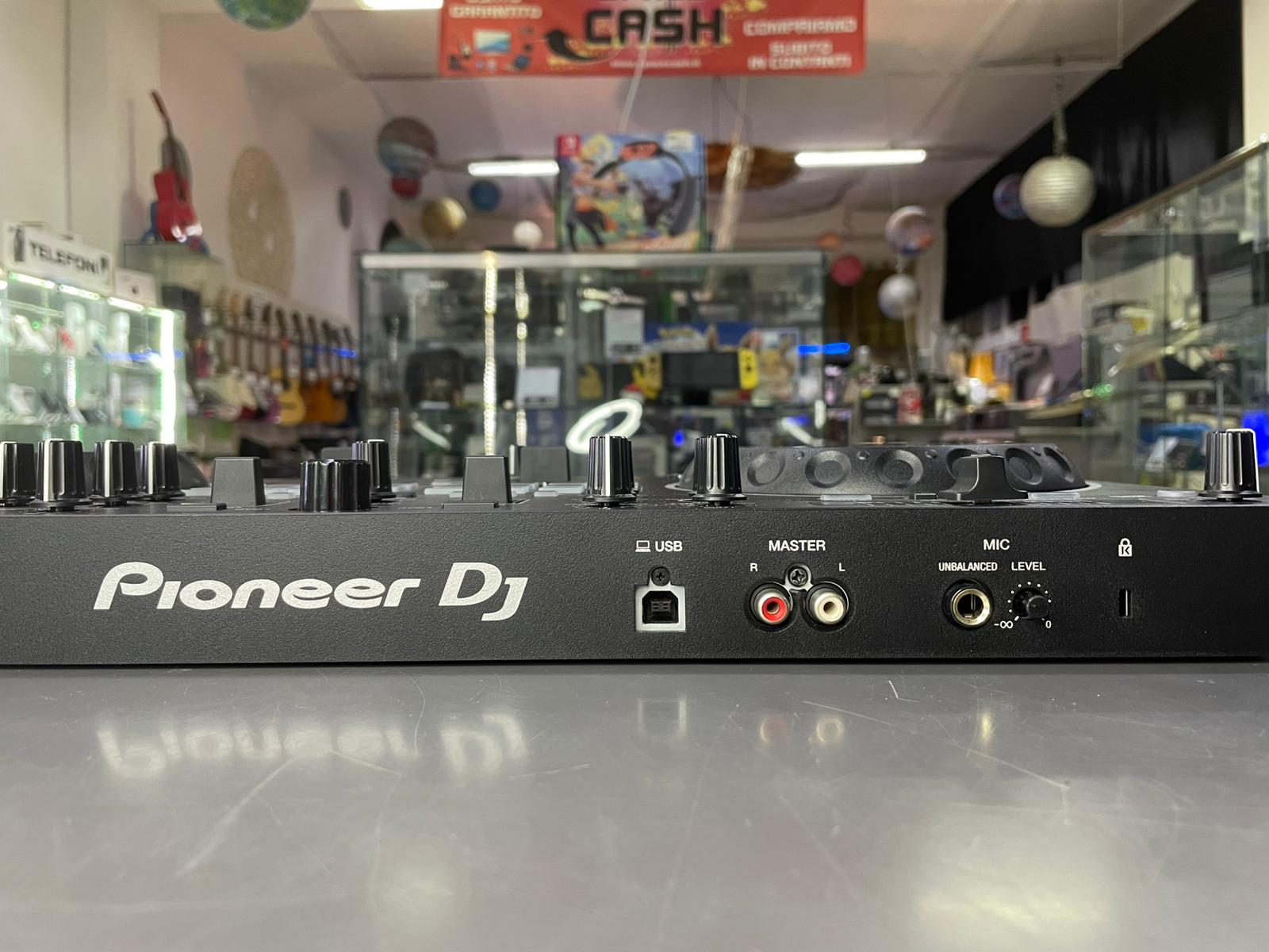 Pioneer DDJ-REV1 Console DJ - immagine 3