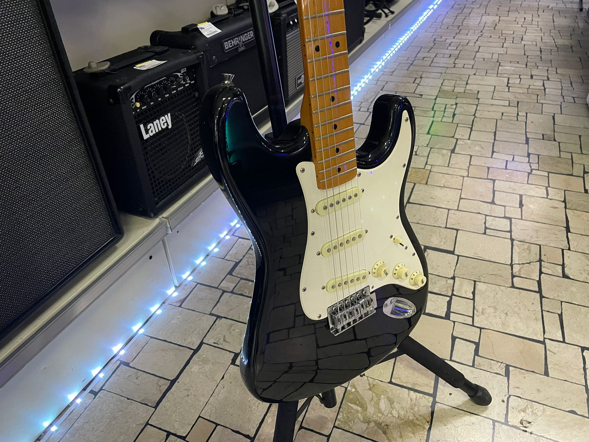 SX VTG Series Sttratocaster - immagine 4