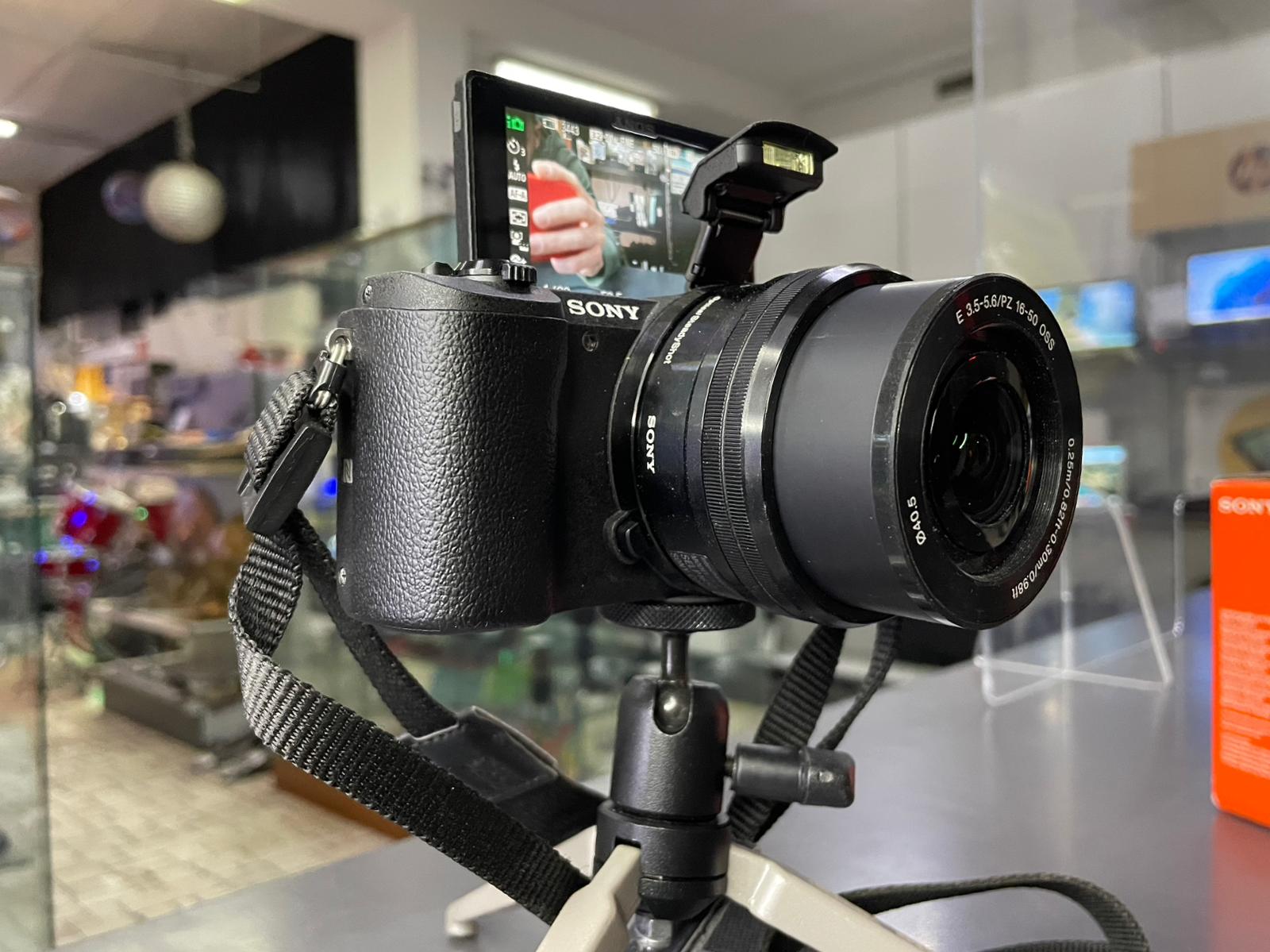 Sony Alpha 5100 Mirrorless + 16/50