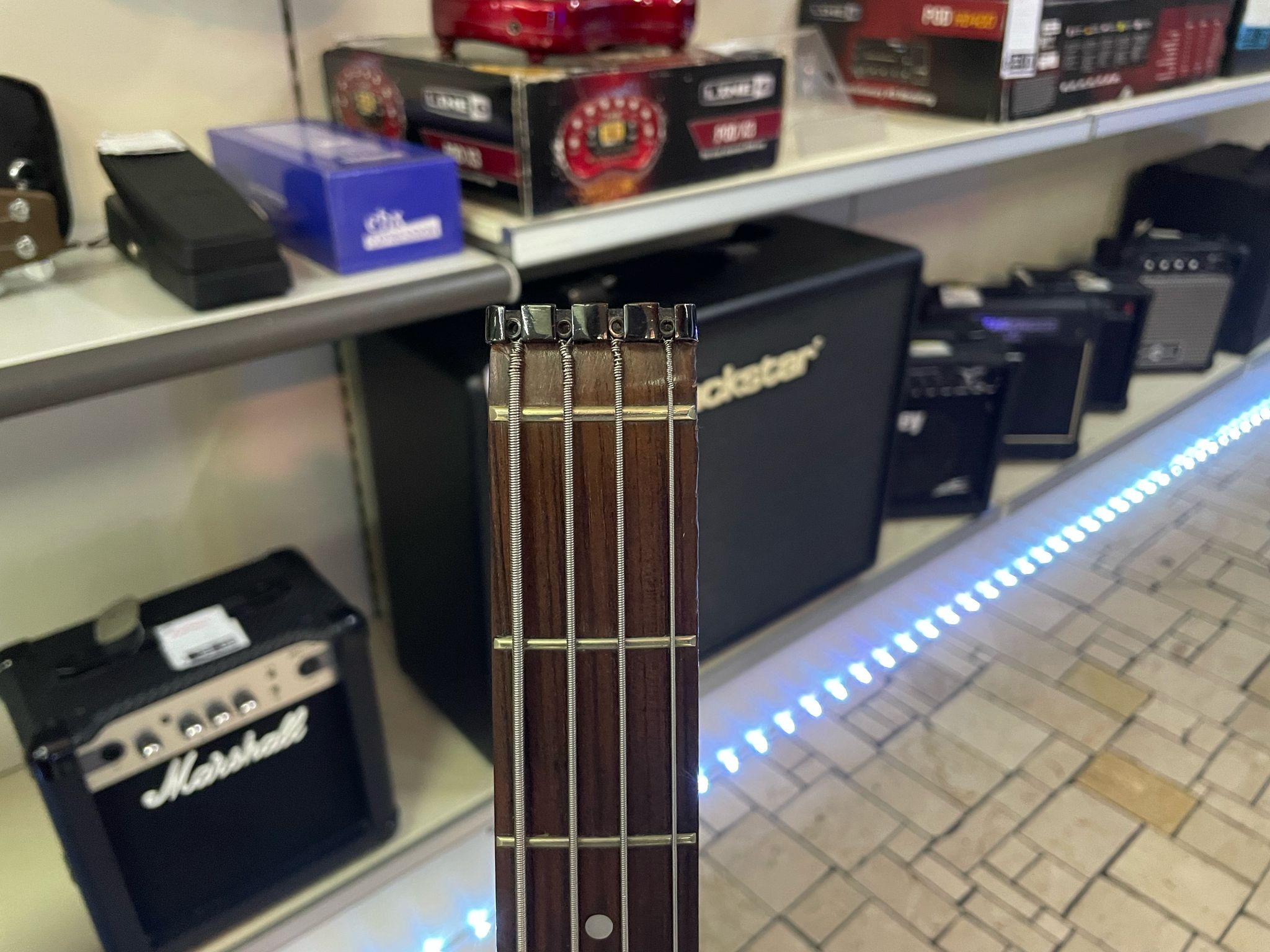 Cort B2 Bass Headless Lic. Steinberger - immagine 4