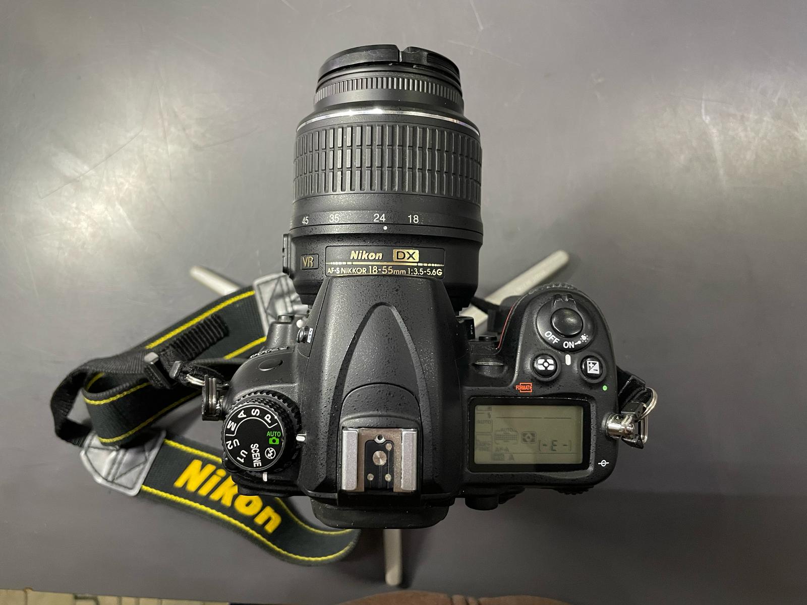 Nikon D7000 + Nikon 18-55 VR