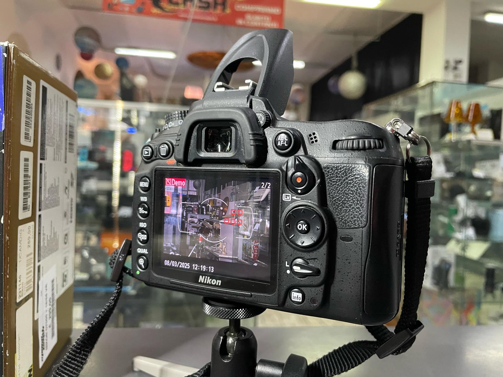Nikon D7000 + Nikon 18-55 VR - immagine 4