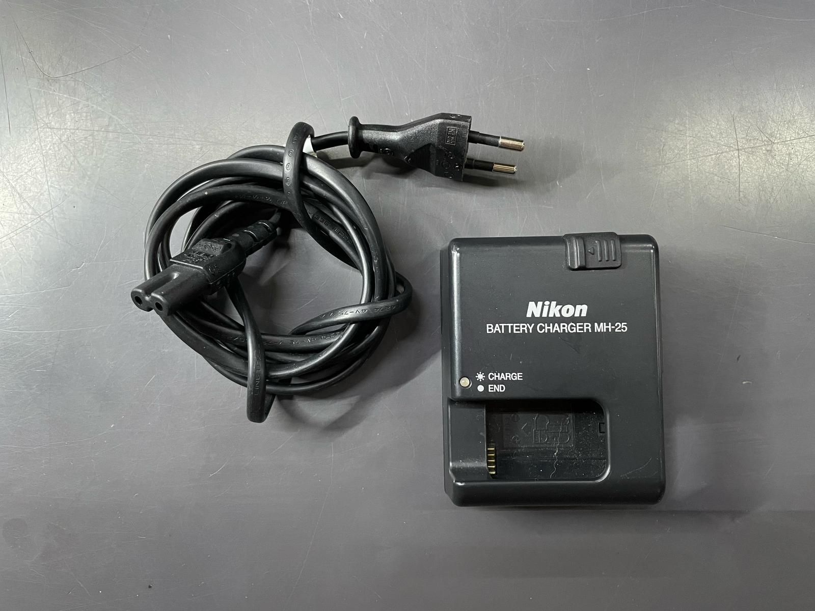 Nikon D7000 + Nikon 18-55 VR - immagine 2
