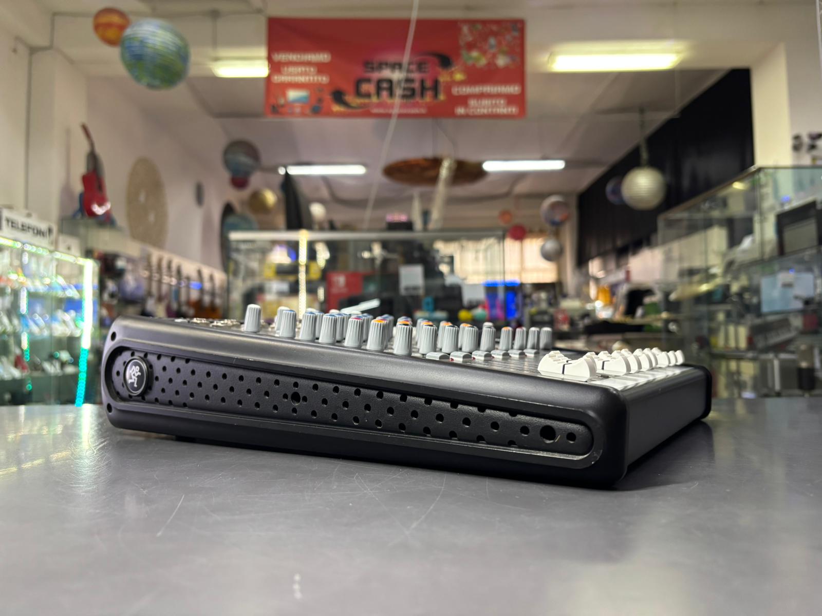 MACKIE PRO FX8 Mixer + Effetti - immagine 2