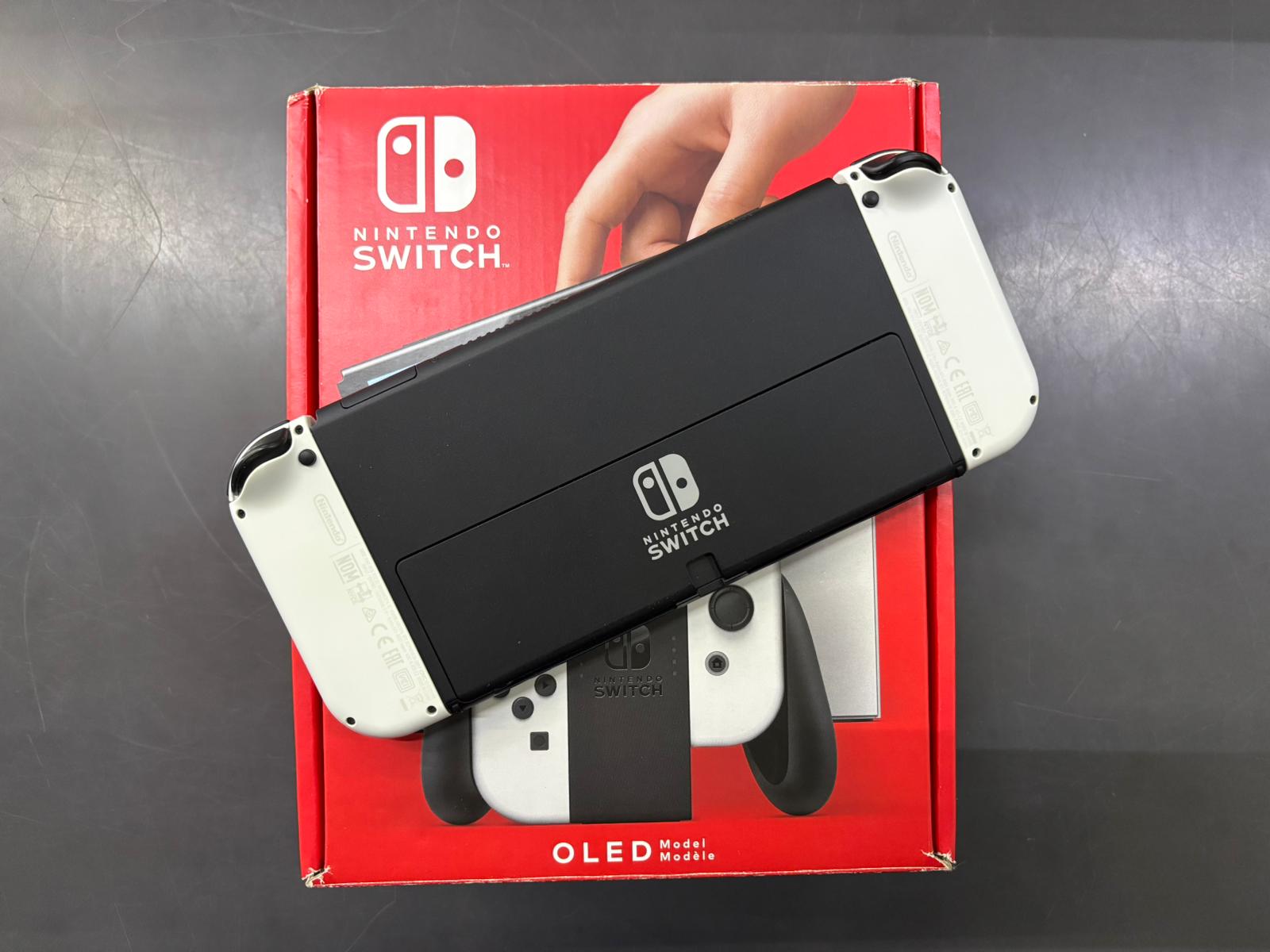 Nintendo Switch Oled - immagine 4