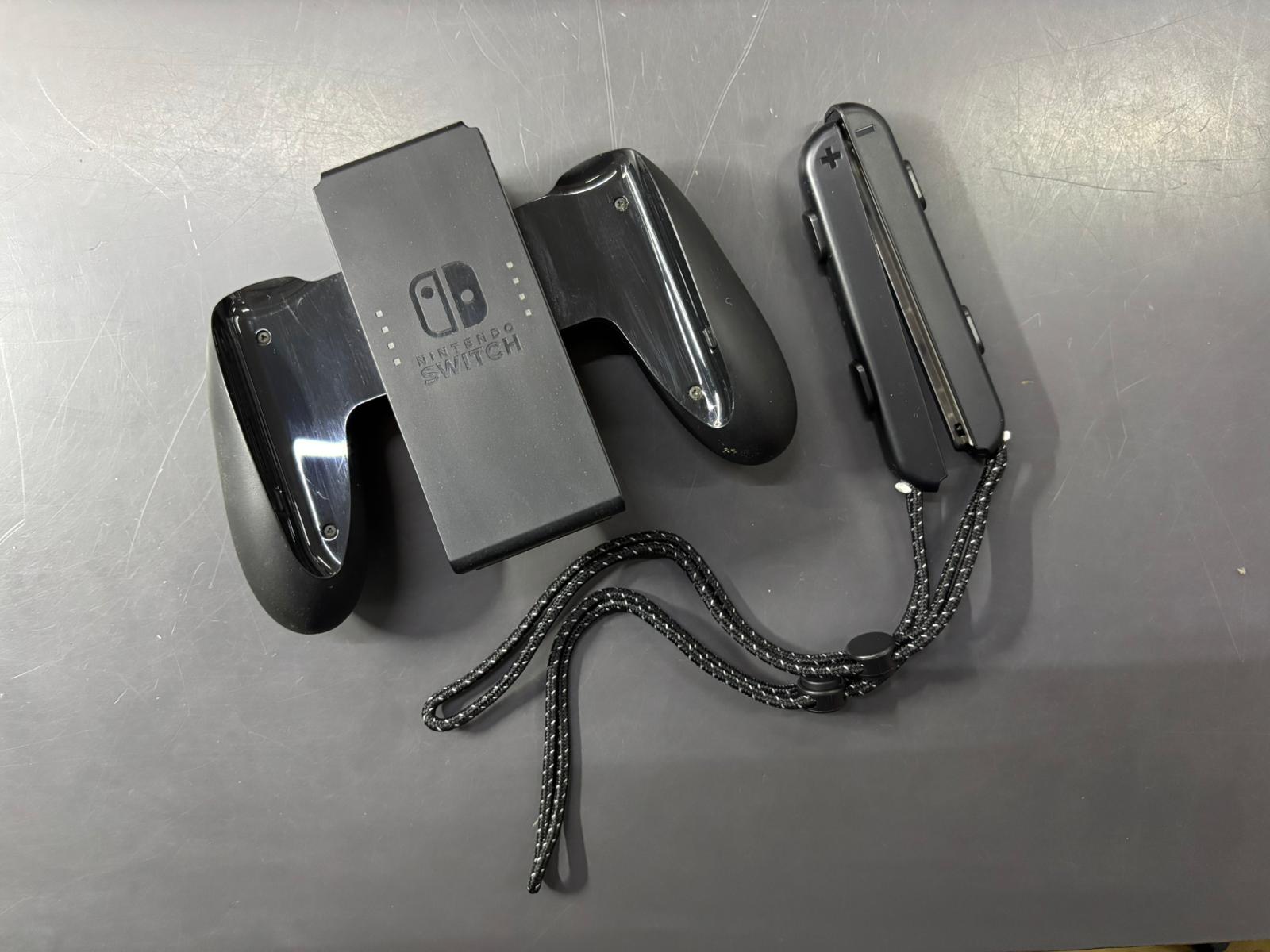 Nintendo Switch Oled - immagine 3