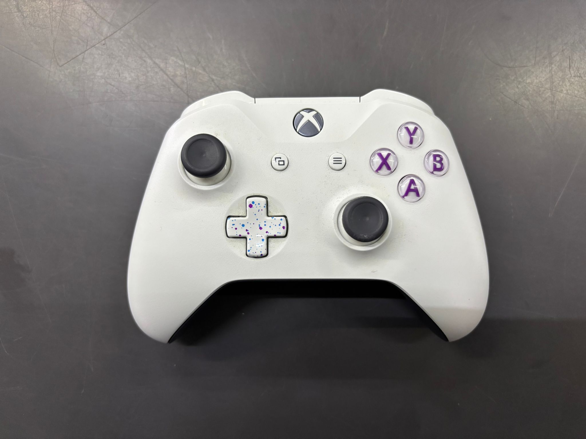 Xbox One X Hyperspace Special Edition - immagine 6
