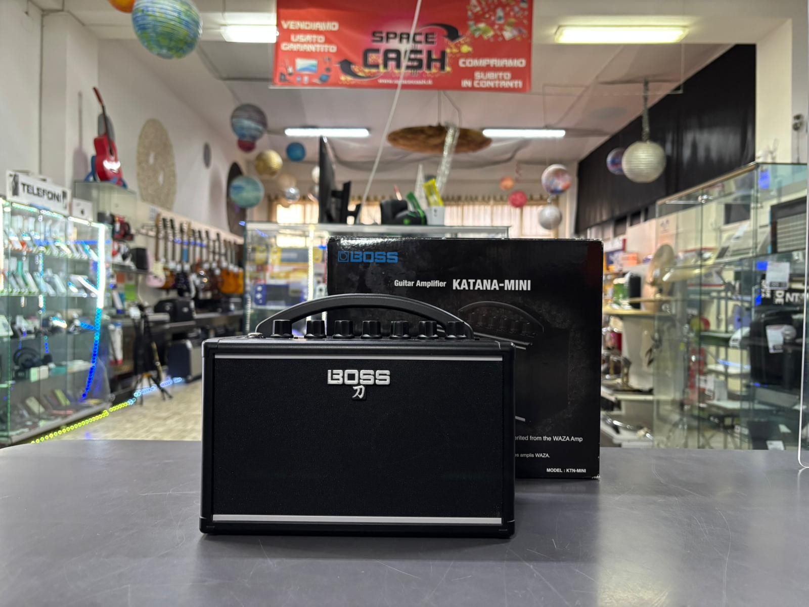 BOSS Katana Mini Ampli Chitarra