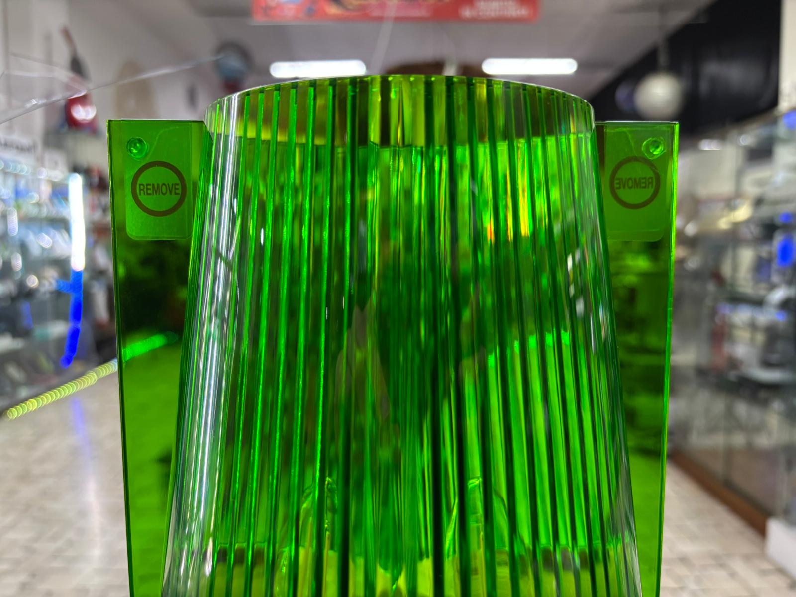 NUOVA Kartell TAKE Verde - immagine 5