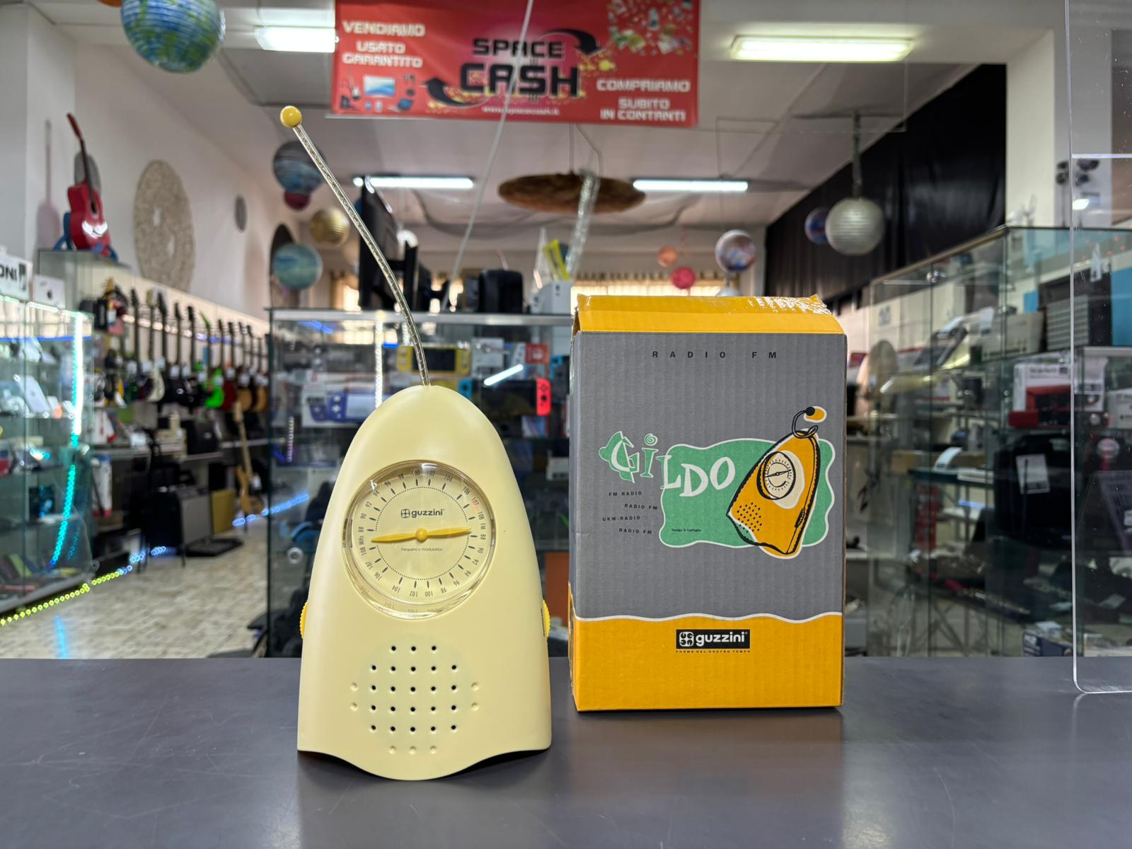 Radio Vintage Guzzini Gildo Boxata - immagine 2