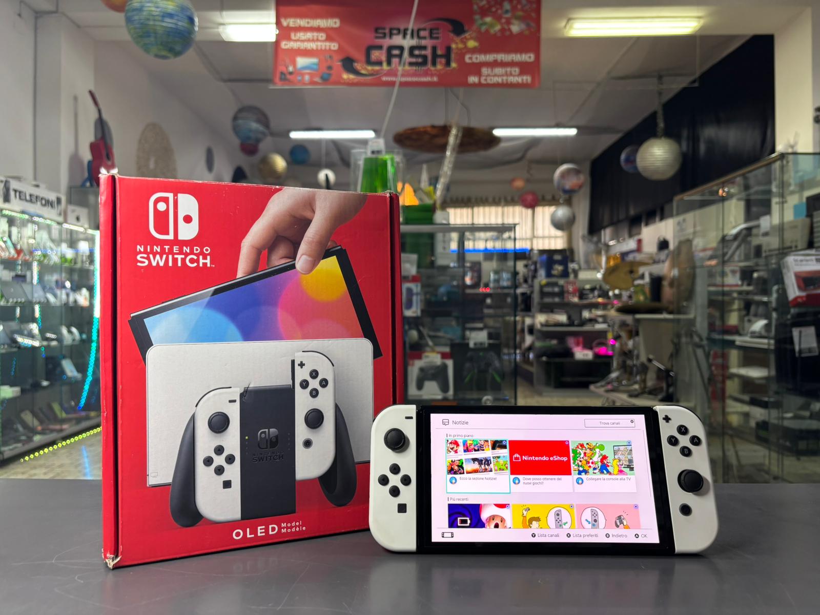 Nintendo Switch Oled - immagine 2