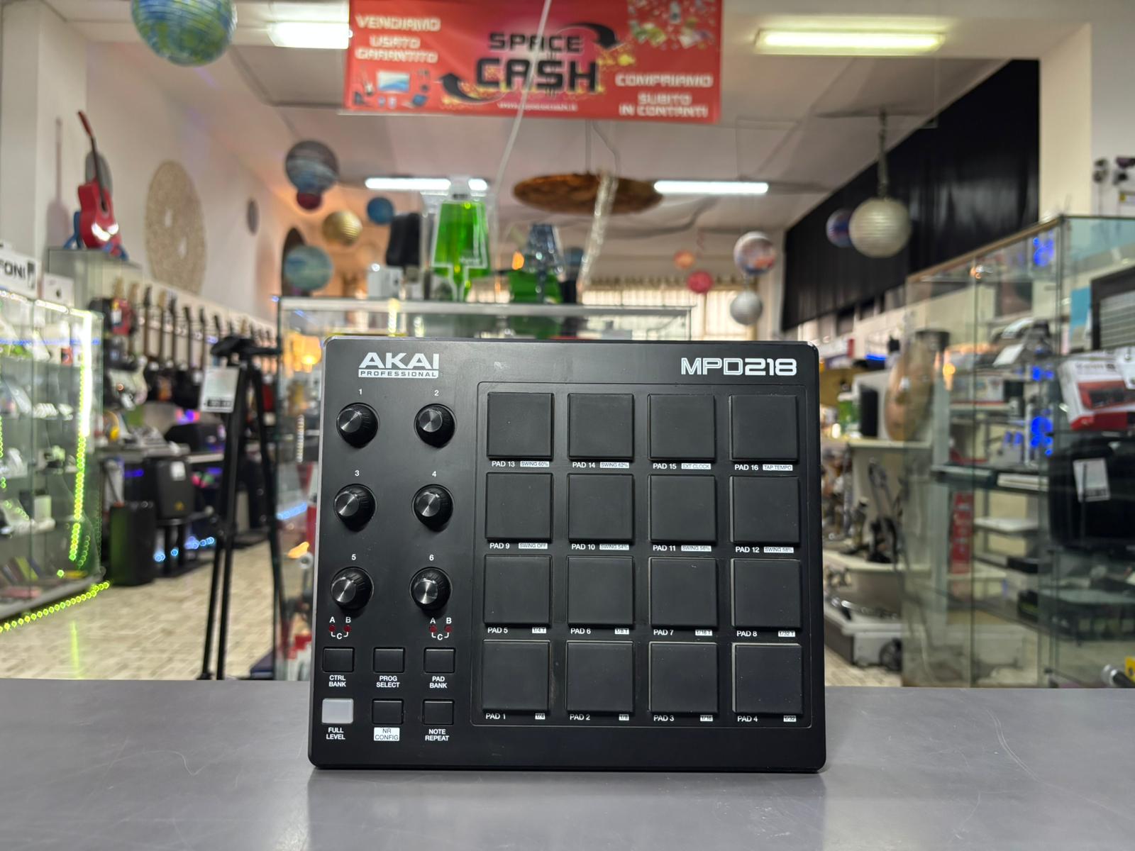 Akai MPD218 Controller USB - immagine 3