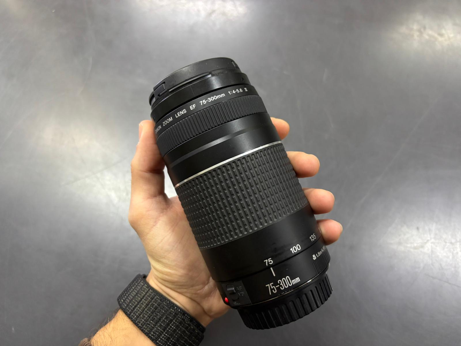 Canon EF 75-300mm f/4-5.6 III