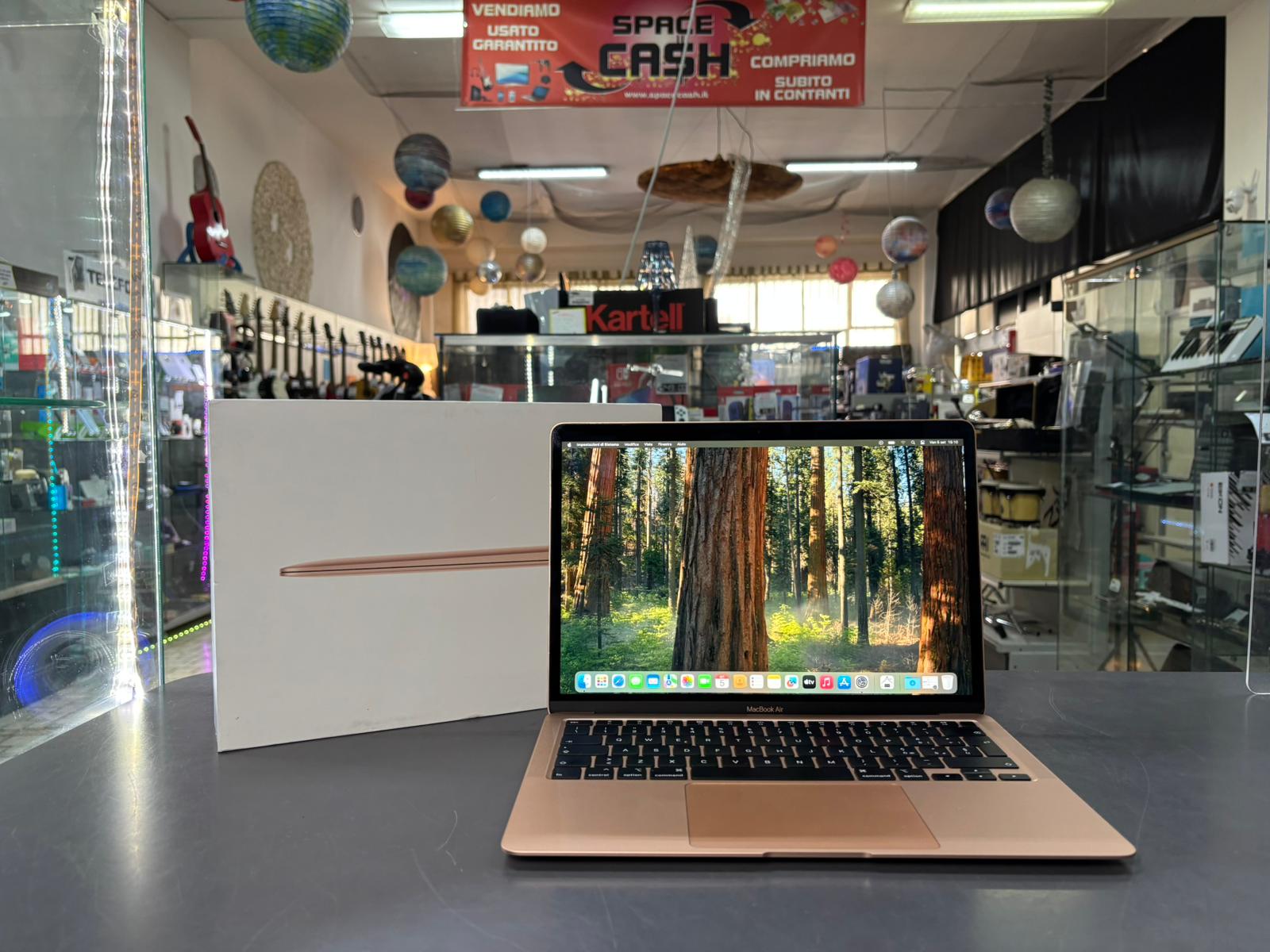 Macbook Air 13" 2020 Core i5 8Gb 512Gb