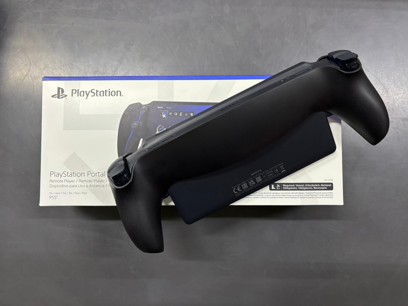 Sony Playstation Portal + Custodia - immagine 5