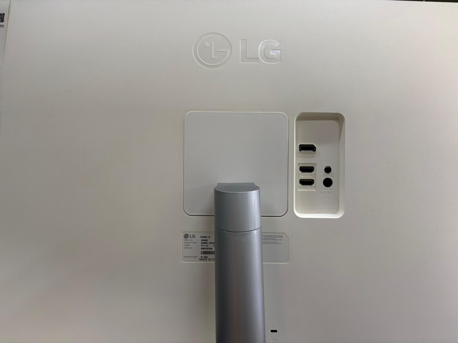 Monitor LG 32" 4K Speaker Integrati - immagine 3