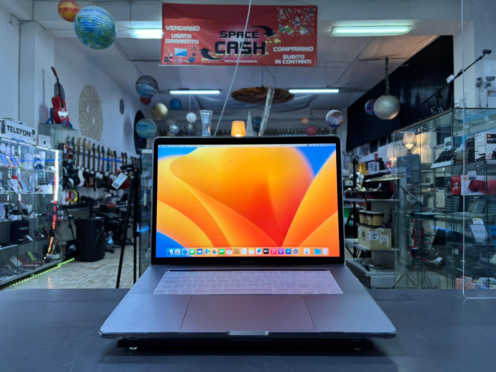Macbook PRO 15 2017 i7 16Gb 512Gb