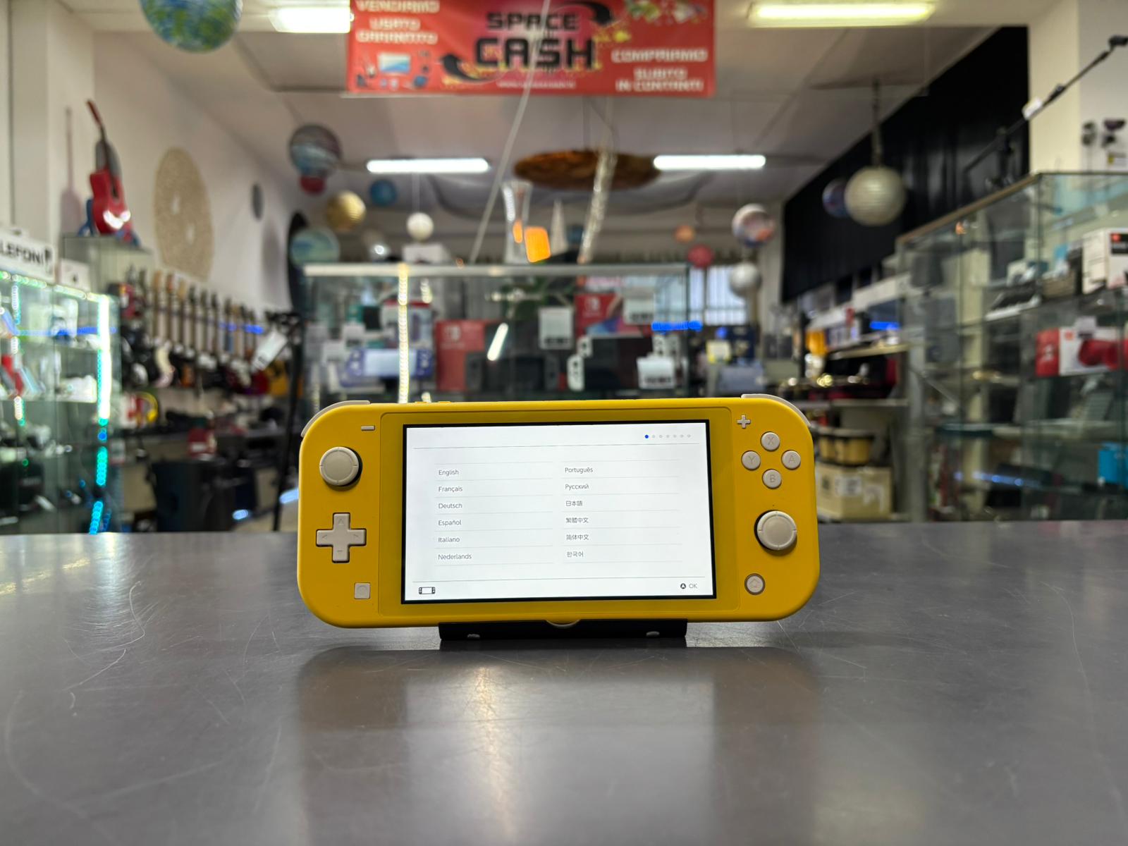 Nintendo Switch Lite Gialla