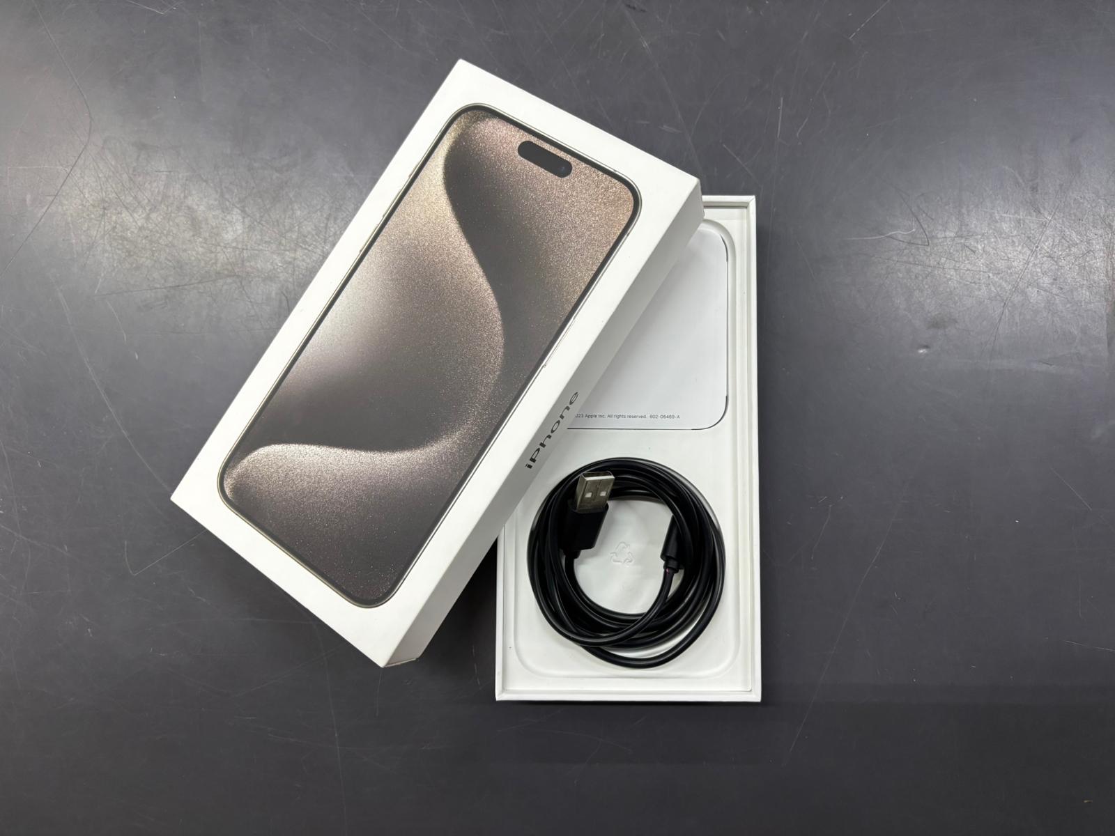IPhone 15 Pro Max 256 Titanio - immagine 2